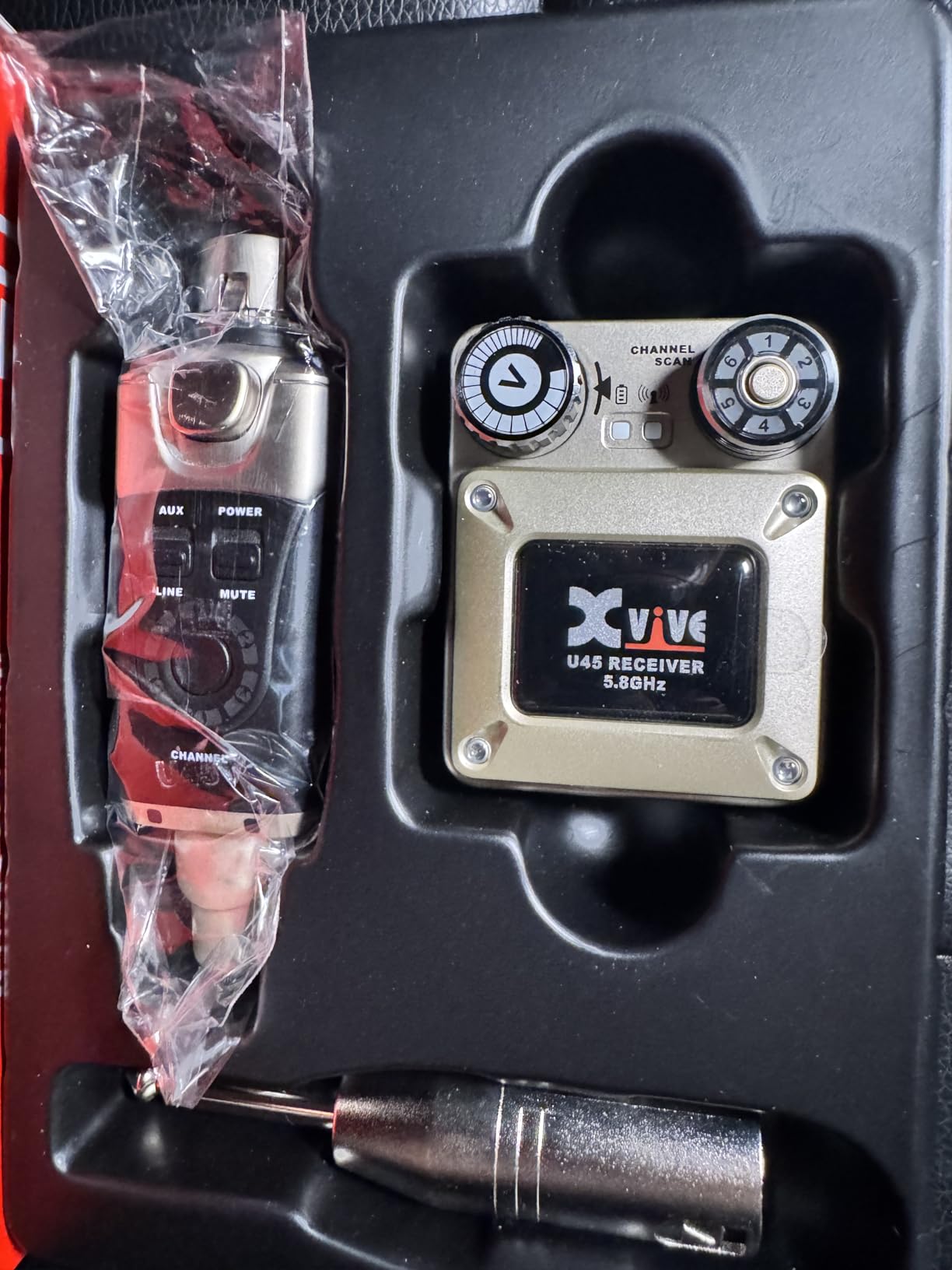 Xvive U45 Wireless in Ear Monitor System 5.8GHz IEM System Transmitter and Bodypack Receiver for Studio, Band Rehearsal, Live Performance, Channel Scan Mode customer photo 2
