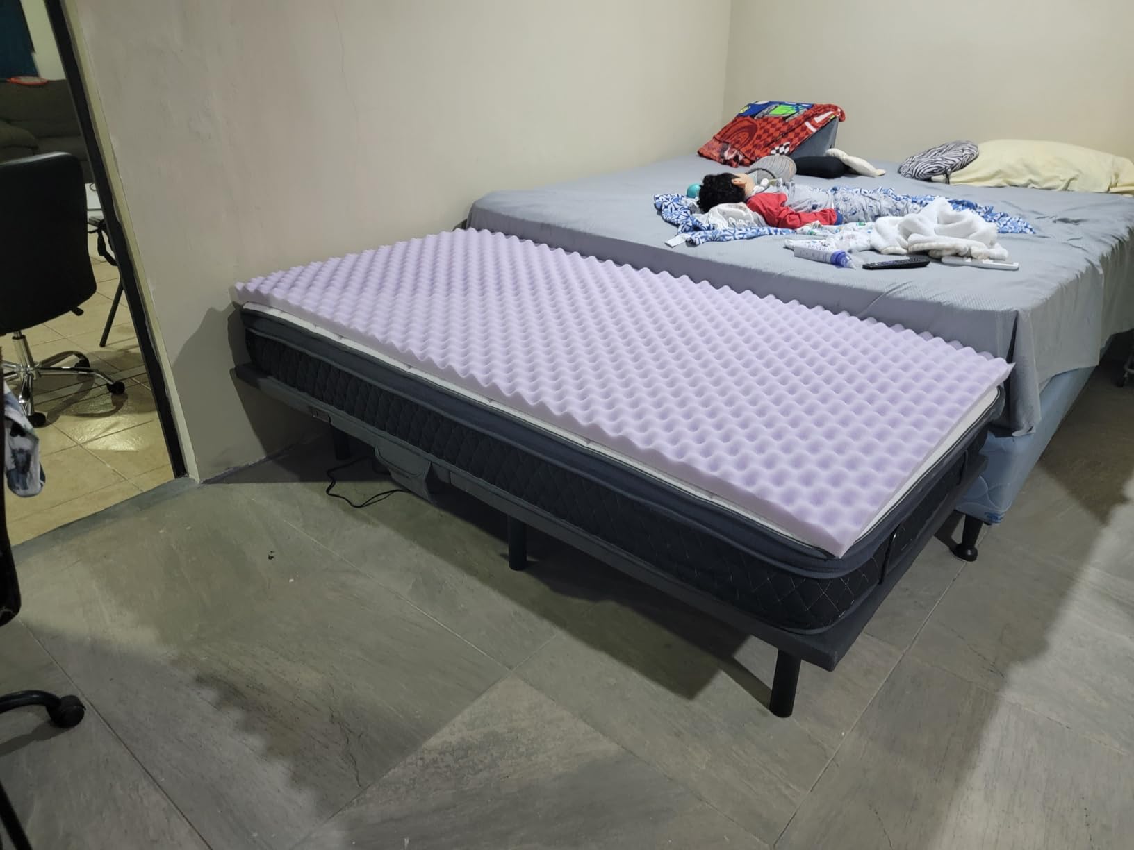Pipishell Twin Adjustable Bed Frame with Wireless Remote and Zero Gravity customer photo 1