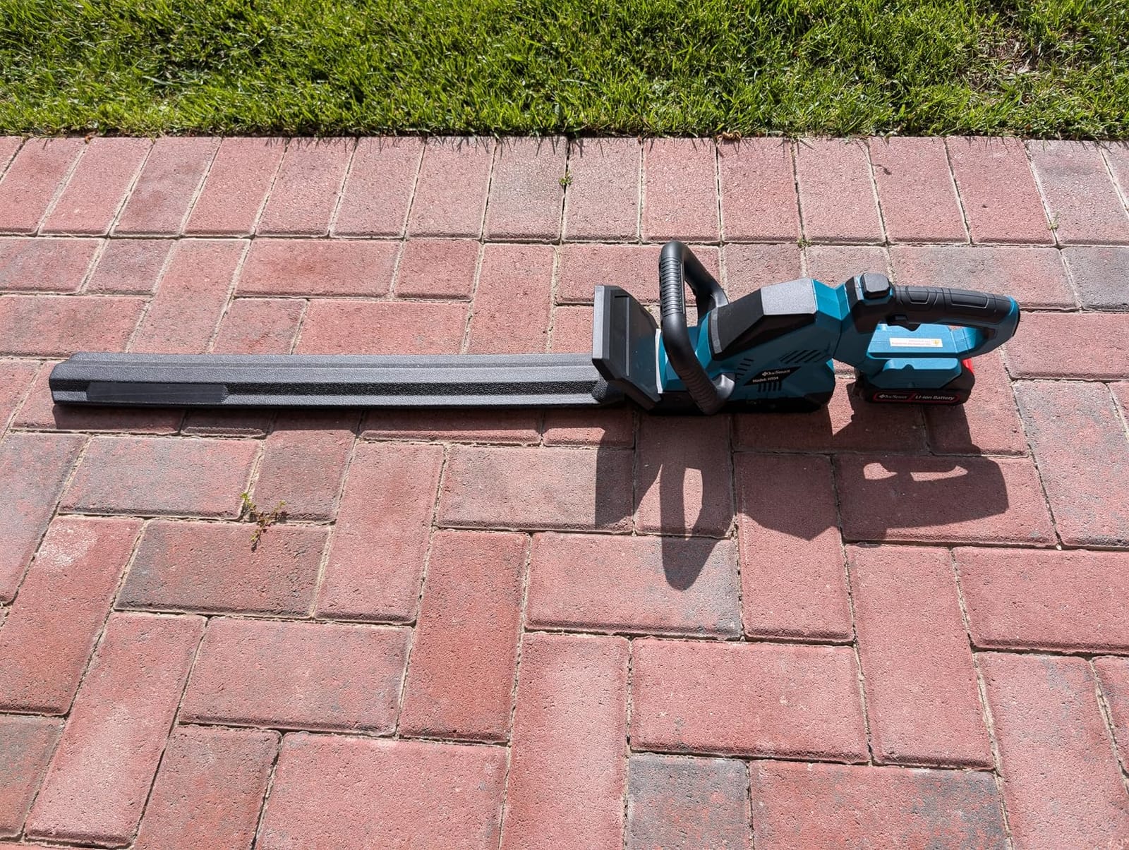 Hedge Trimmers Cordless with Battery, 3000RPM Brushless Motor | Electric Bush Clipper with 2pcs 2000mAh Batteries, 20'' 180° Rotatable Head, 2/3'' Blade Gap customer photo 2