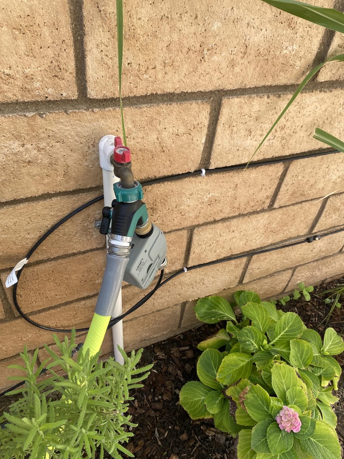 Bonviee 100FT Misters for Outside Patio, 28 Nozzles, 3/4 Inch Brass Adapter | 30M Outdoor Misting System for Patios, Gardens & Greenhouses, Preassembled Misting Line for Flexible DIY Cooling Layouts. customer photo 2
