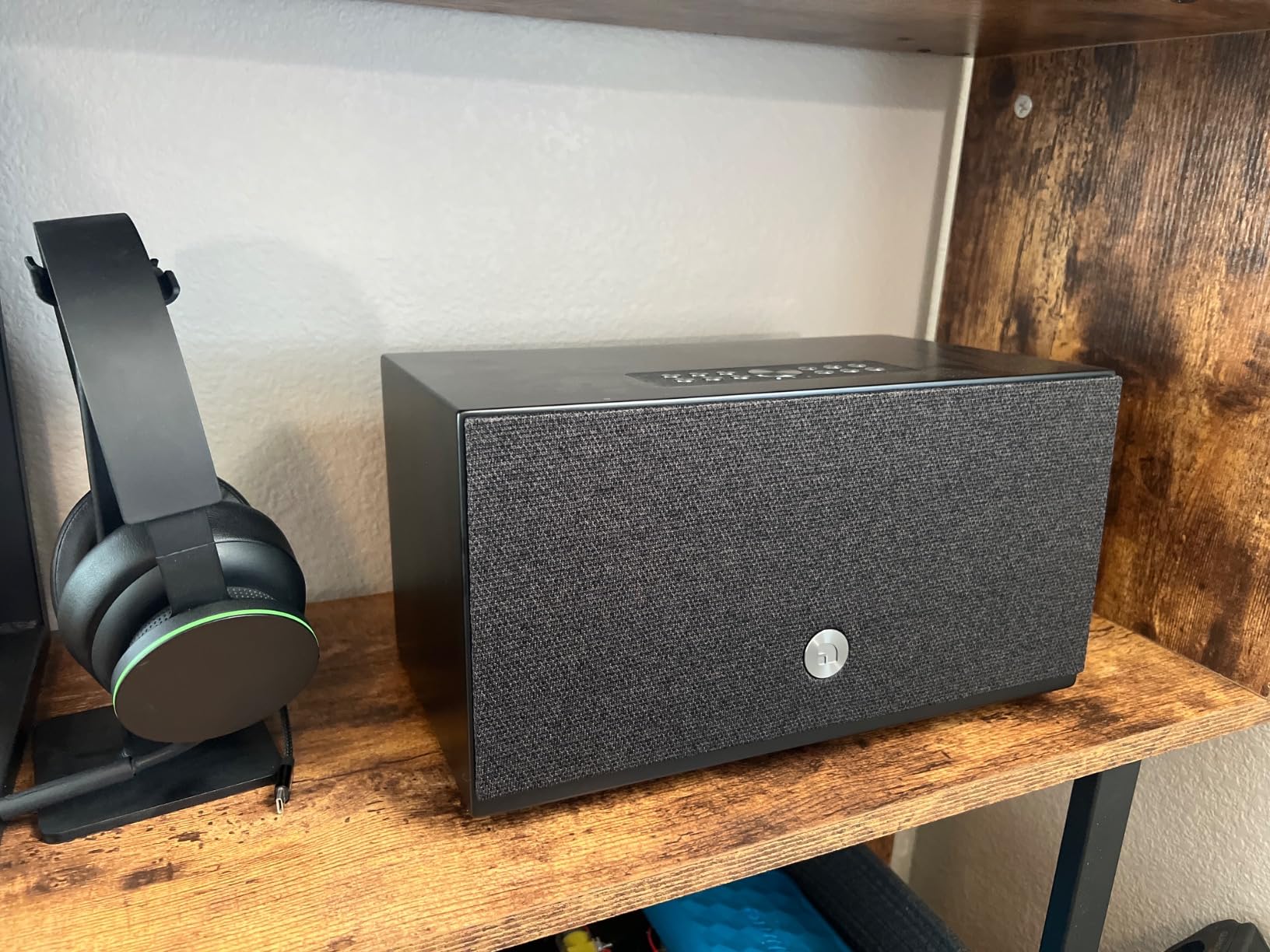 Audio Pro C10 MKII Wireless Speaker, WiiM Edition | High-Fidelity Sound, Multi-Room, Bluetooth, Wi-Fi, AirPlay 2, Google Cast, White customer photo 2
