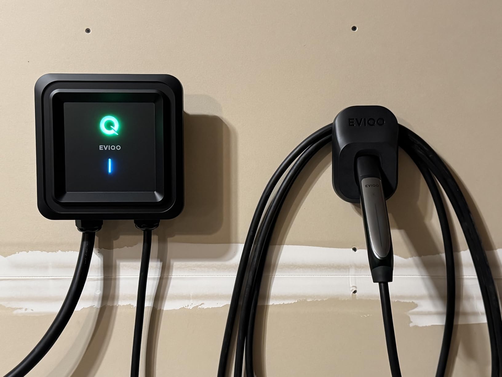 EVIQO Level 2 EV Charger NACS 40A NEMA 14-50 - 240V Wall Charging Station | Plug in, up to 40 mph, 25ft Cable, WiFi (2.4GHz), Smart App, Weatherproof Indoor/Outdoor (IP66, NEMA 4), UL & ETL Certified customer photo 2