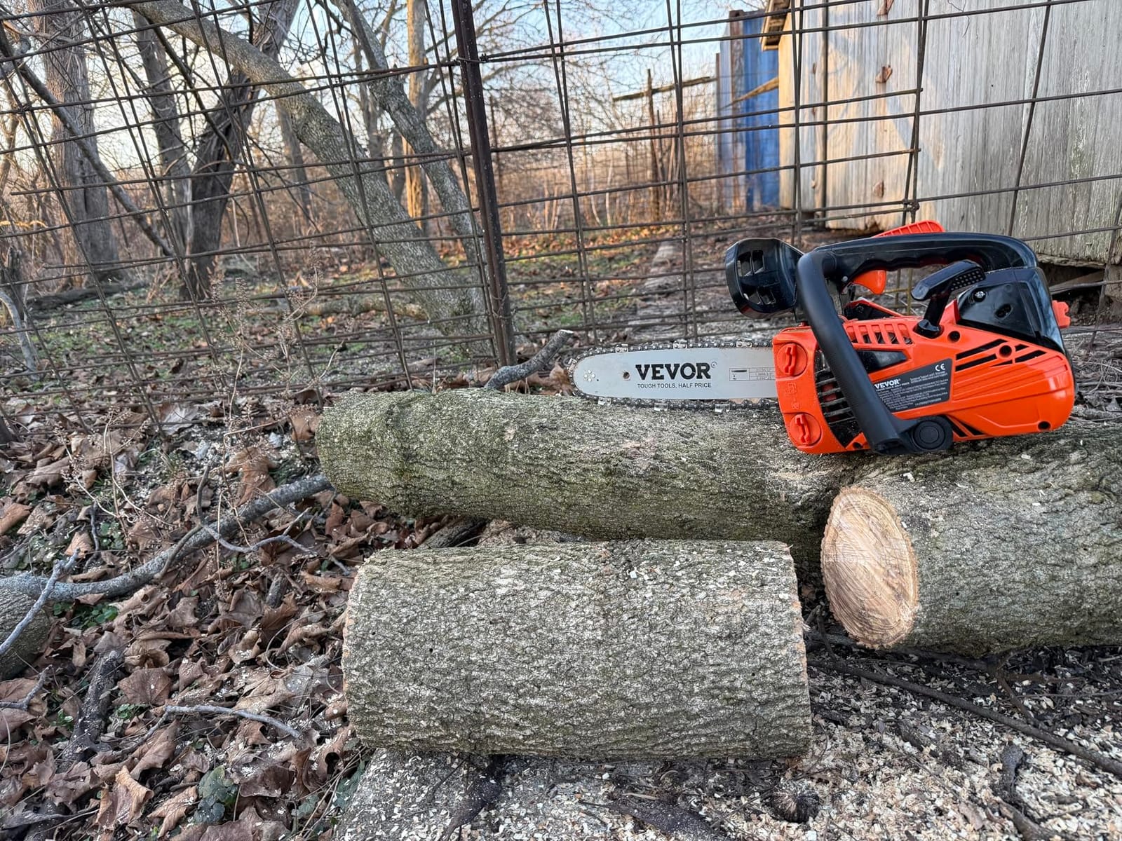 VEVOR Gas Powered Chainsaw 20 inch 62CC 3.8 HP 2 Stroke Engine Gas Chainsaw | Power Chain Saw for Logging with Non-Slip Handle, Dual Fuel Tanks, for Wood Cutting, Tree Trimming, and Land Clearing Use customer photo 2
