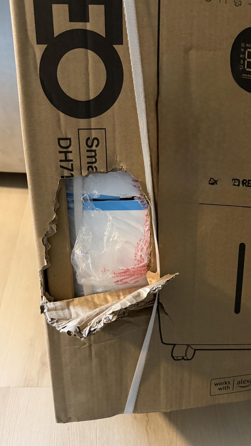 DREO 110-Pint Smart Dehumidifier for Basement, 4500 Ft² for Large Room, 2 Gallon Water Tank, Auto/Comfort/Constant Mode Dehumidifiers for Home, Bedroom, Bathroom, with Drain Hose, White, 711S customer photo 1