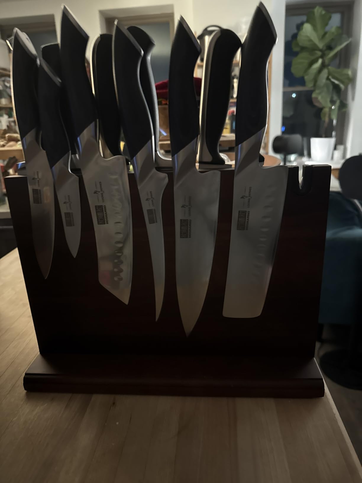 HOSHANHO 7 Pieces Kitchen Knife Set, Japanese High Carbon Stainless Steel Magnetic Knife Block Set, Ultra Sharp Chef Knives Sets with Ergonomic Pakkawood Handle customer photo 2