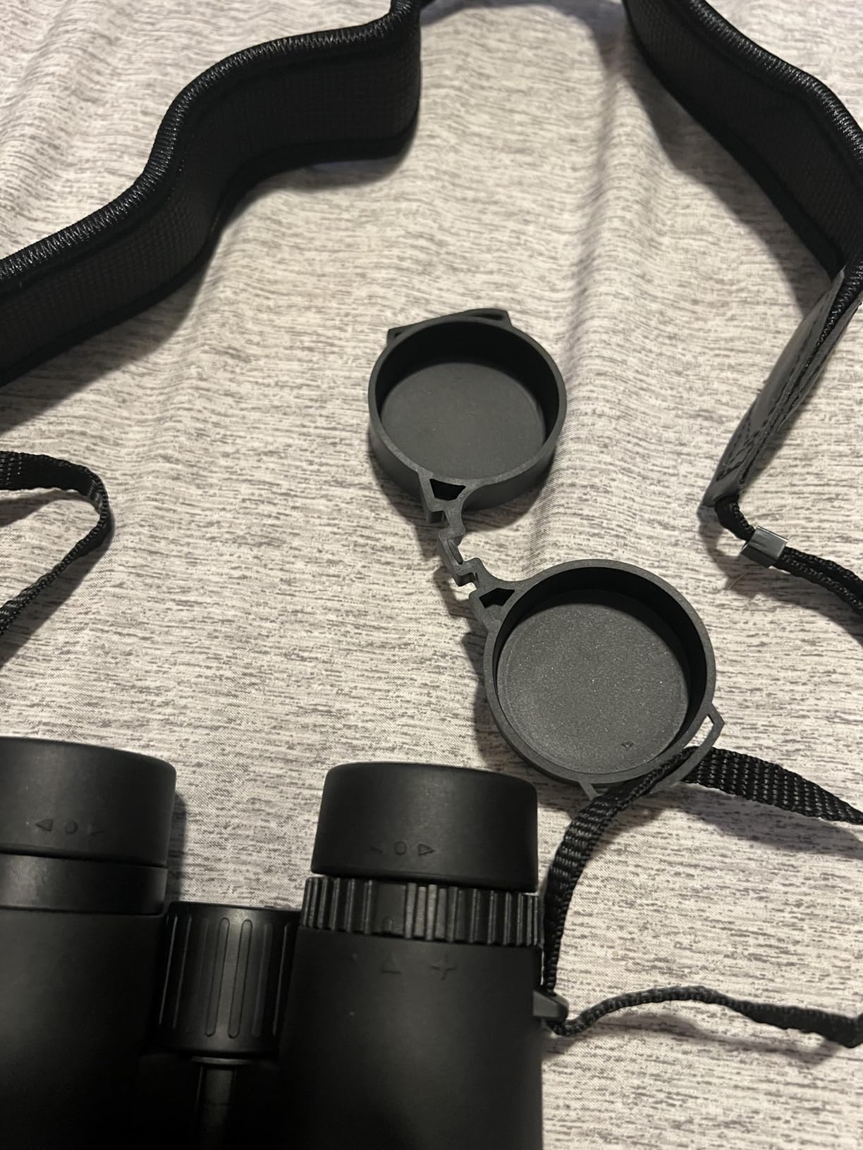 SVBONY Upgraded SV202 8x42 Binoculars for Bird Watching, ED Binoculars Lens | Extra-Low Dispersion Objective Lens, BAK4 & FMC System, 8 Degree+ Wide View Angle, IPX7 Waterproof Fogproof customer photo 1