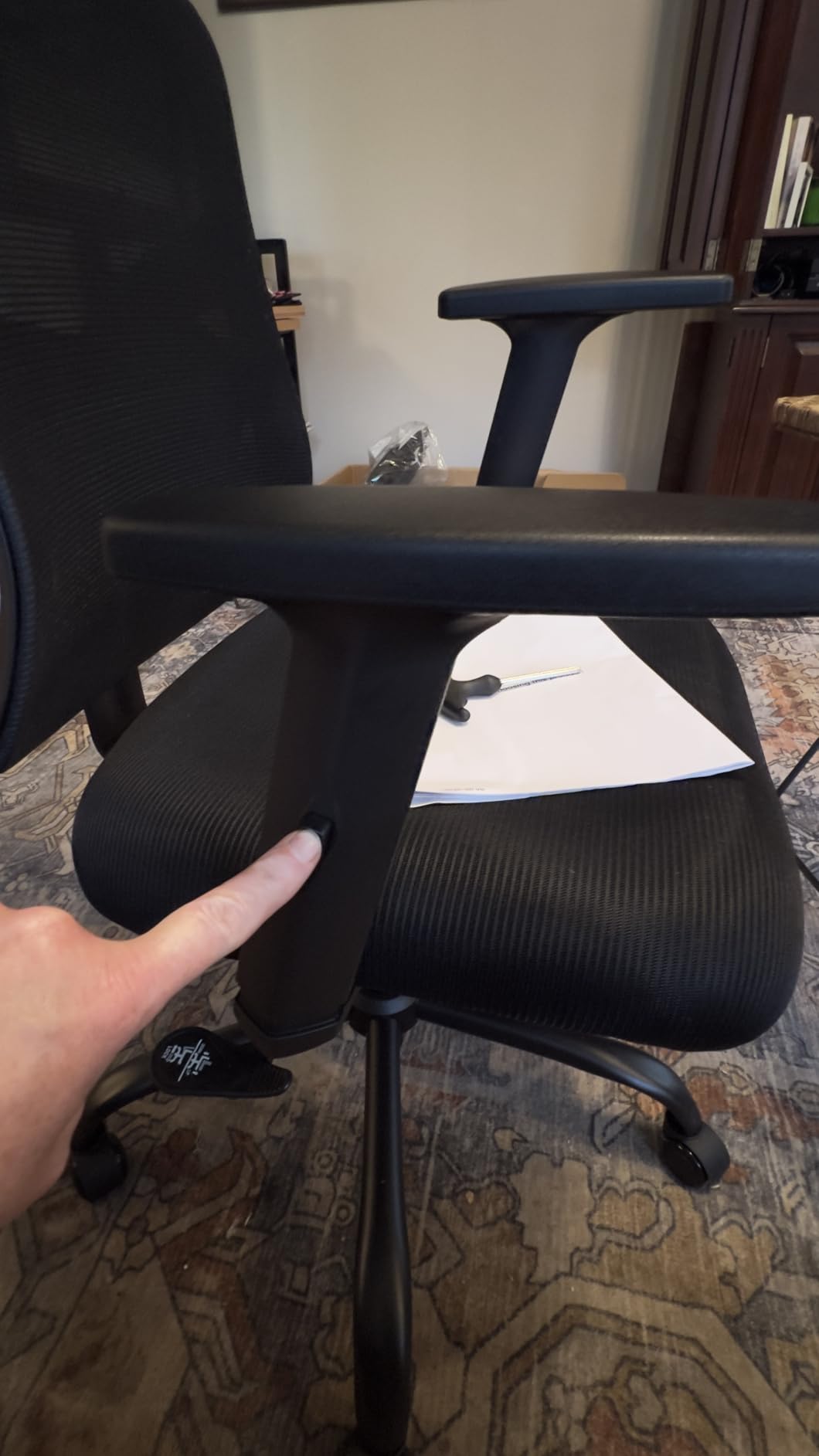 Marsail Ergonomic Office Chair Ergonomic Gaming Chair with Lumbar Support, 2D Headrest, Adjustable Armrests, Contoured Seat Cushion, Computer Desk Chair with Wheels for Home and Office customer photo 2