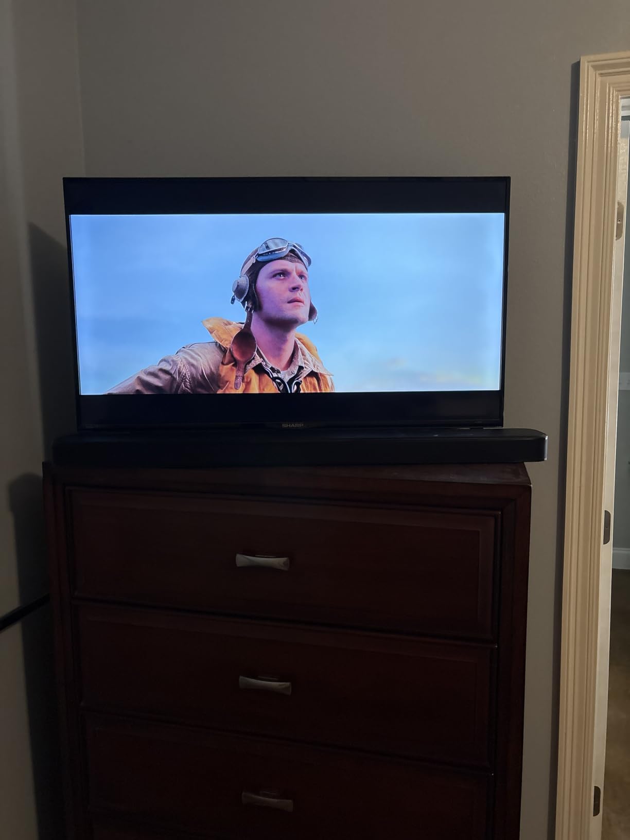 JBL Bar 300MK2-5.0 Channel All-in-one soundbar with Dolby Atmos, MultiBeam 3.0 & PureVoice 2.0, Easy Sound Calibration, ONE App and Works with Voice Assistant-Enabled Speakers (Black) customer photo 2