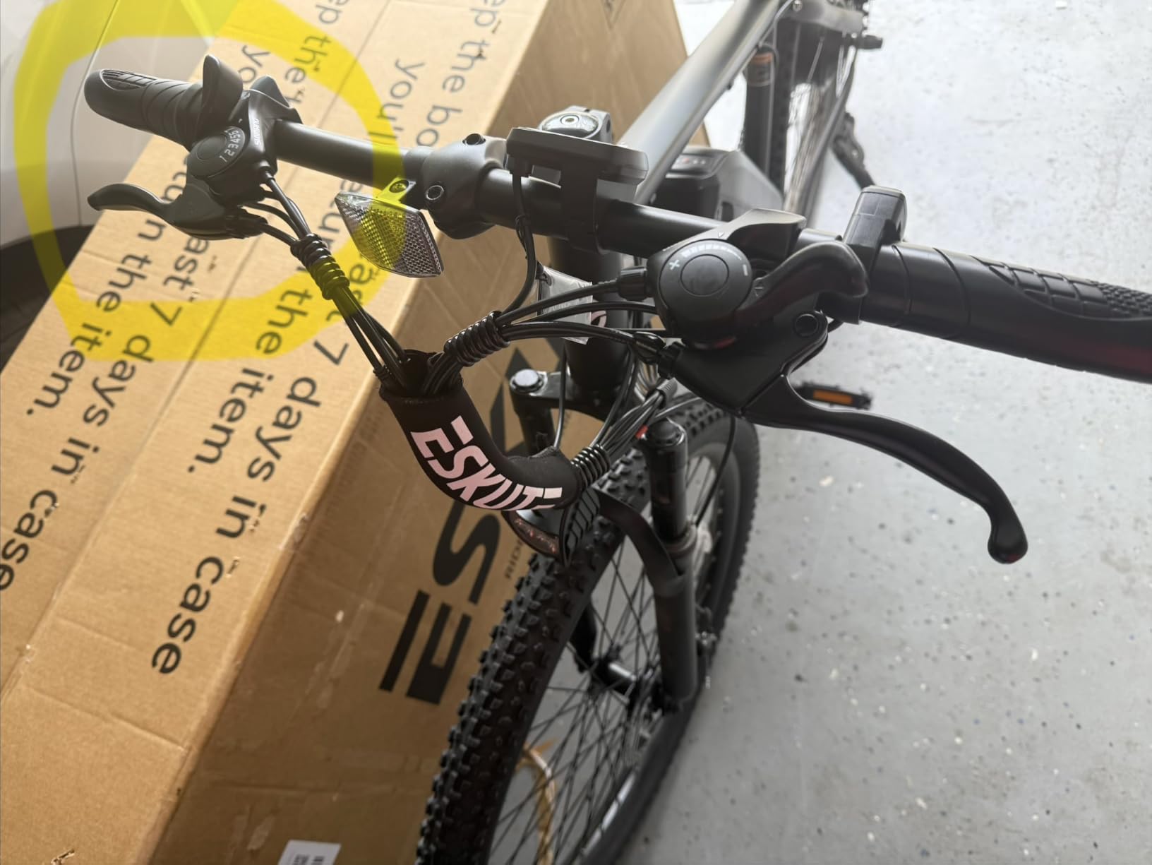 ESKUTE M200 Electric Bike for Adults - 21-Speed Gear 27.5