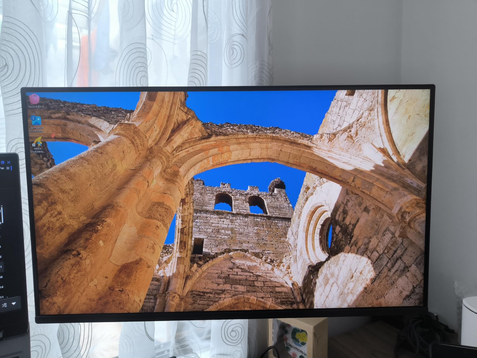 LG 24G411A-B 24-inch Ultragear Full HD (1920 x 1080) IPS Gaming Monitor, 144Hz (O/C), 1ms MBR, NVIDIA G-Sync Compatible, AMD FreeSync, HDR10 customer photo 1