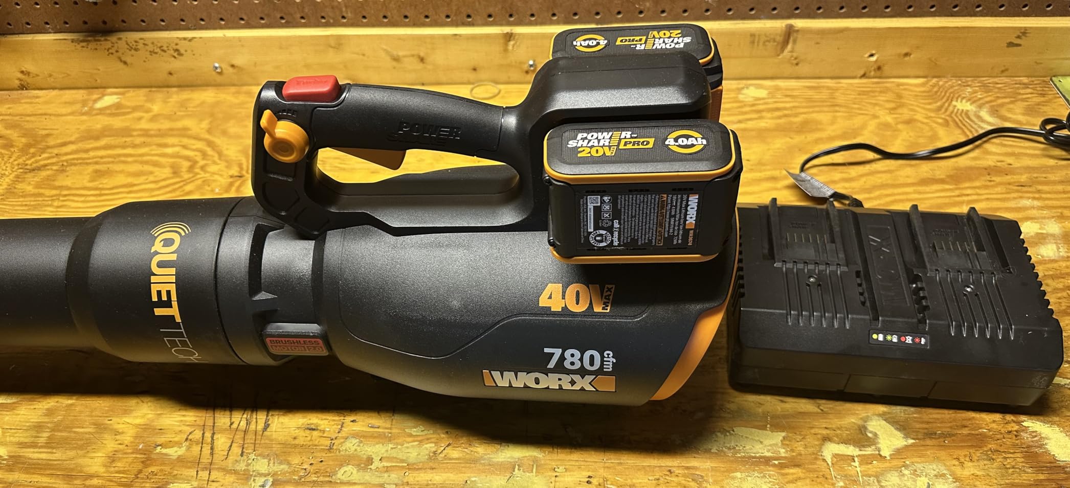 Worx Cordless Leaf Blower, 40V Quiet Blower, WG582, 780CFM & 190MPH, 2 x 4.0Ah Batteries customer photo 1