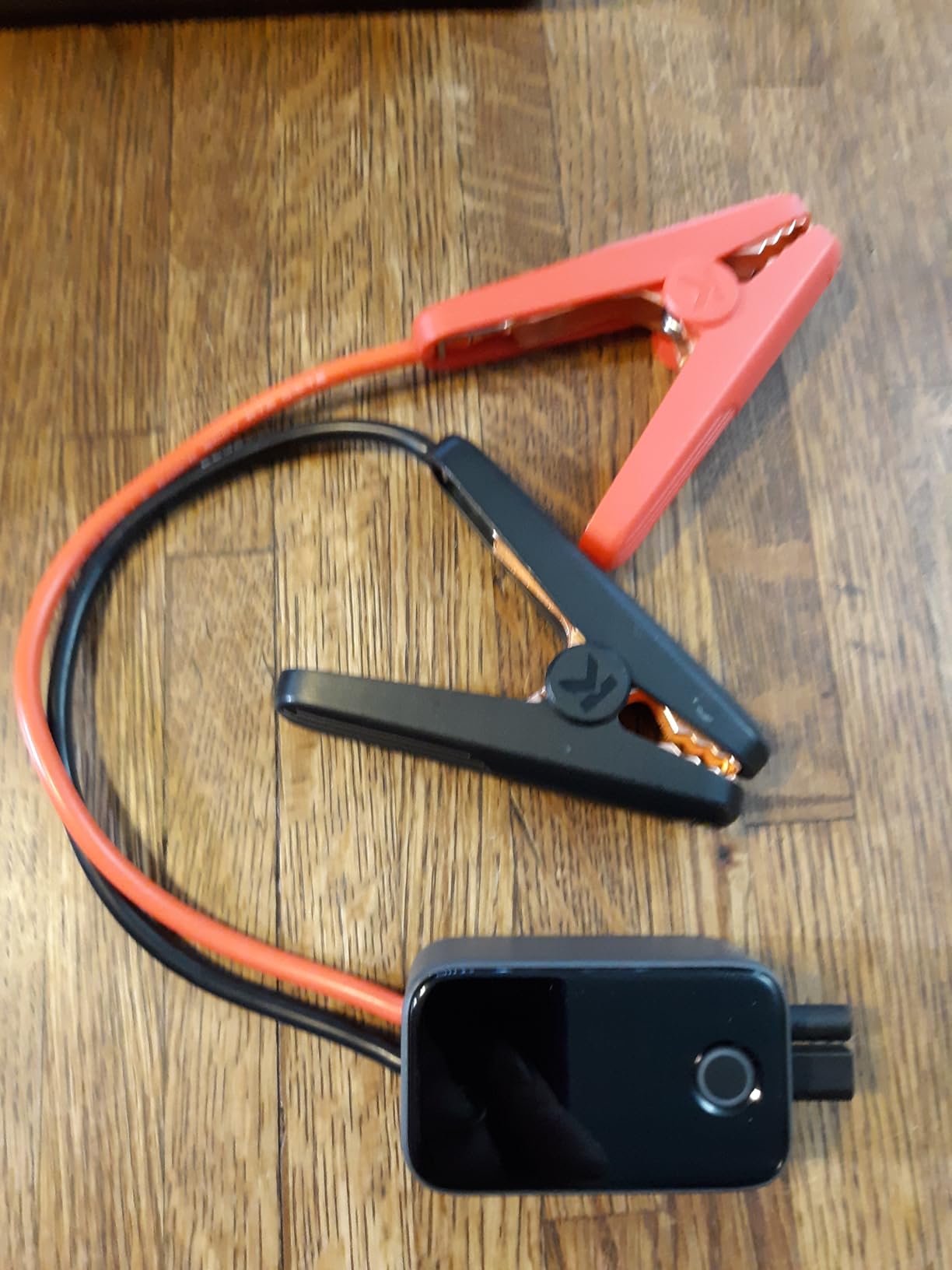 Fanttik Potent T10 1800A Portable Jump Starter for 7.0L Gas and 5.0L Diesel | 12V Safe Lithium, 12000mAh Power Bank, Retractable Charging Cable, Smart SenseClamp, for 7.0L Gas and 5.0L Diesel Engines customer photo 2