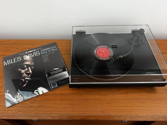 Technics Turntable, Premium Class HiFi Record Player with Coreless Direct Drive Motor and Bluetooth, Stable Playback, Audiophile-Grade Cartridge and Precision Tonearm, Dustcover Included - SL-40CBT-K customer photo 2