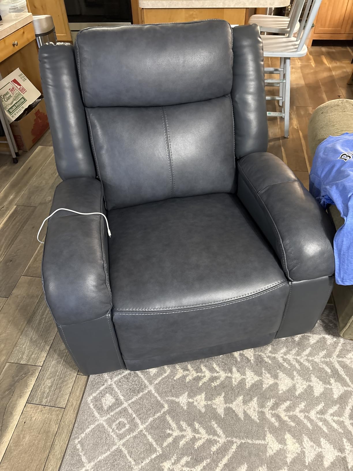 Watson & Whitely Oversized Genuine Leather Power Recliner Chair, Dark Brown | Wall Hugger Recliner for Big and Tall, Power Headrest, Charging Ports, Extra-Large Reclining Sofa for Living Rooms customer photo 1