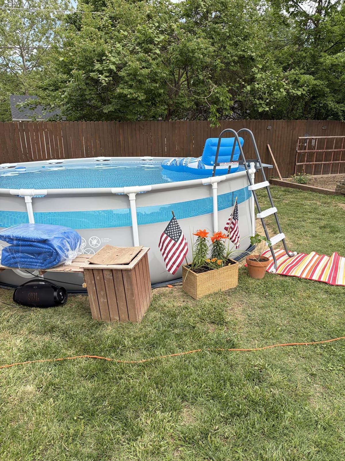 INTEX 26721MZ 14ft x 42in Prism Frame Clearview Premium Above Ground Pool Set: Includes 1000 GPH Krystal Clear Cartridge Filter Pump - 3357 Gallon Capacity - Age Grade 6+ customer photo 1