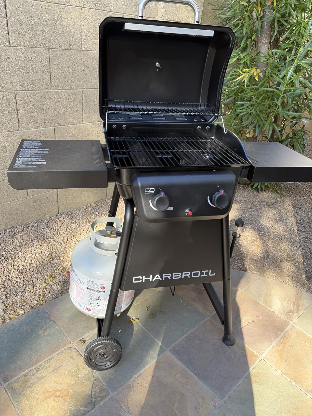 Charbroil Classic 2-Burner Propane Gas Grill customer photo 2