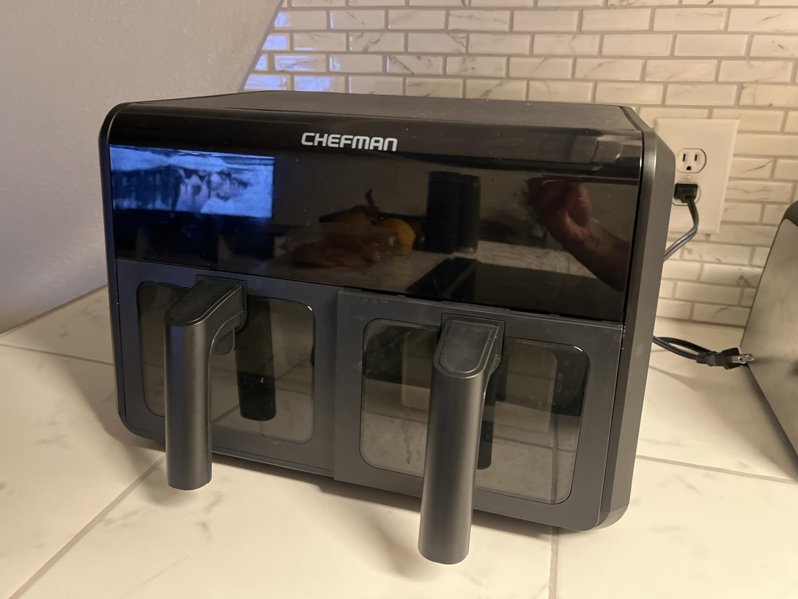 Chefman Dual Air Fryer Oven with DC Motor, 9 Qt. Double Basket Air Fryer with 450°F Max Temp for Meals in Minutes, Bake, Broil, Dehydrate, Reheat for Extra-Crispy Chicken, Fries, and More - Black customer photo 1