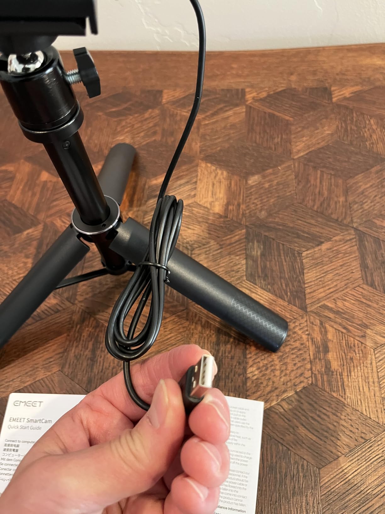 EMEET C60E 4K Webcam with Tripod, Streaming Camera with PDAF Autofocus | Dual Microphones, Auto Light Correction, 73° FOV, Plug & Play USB Webcam for Live Streaming, Gaming & Real-Time Interaction customer photo 2