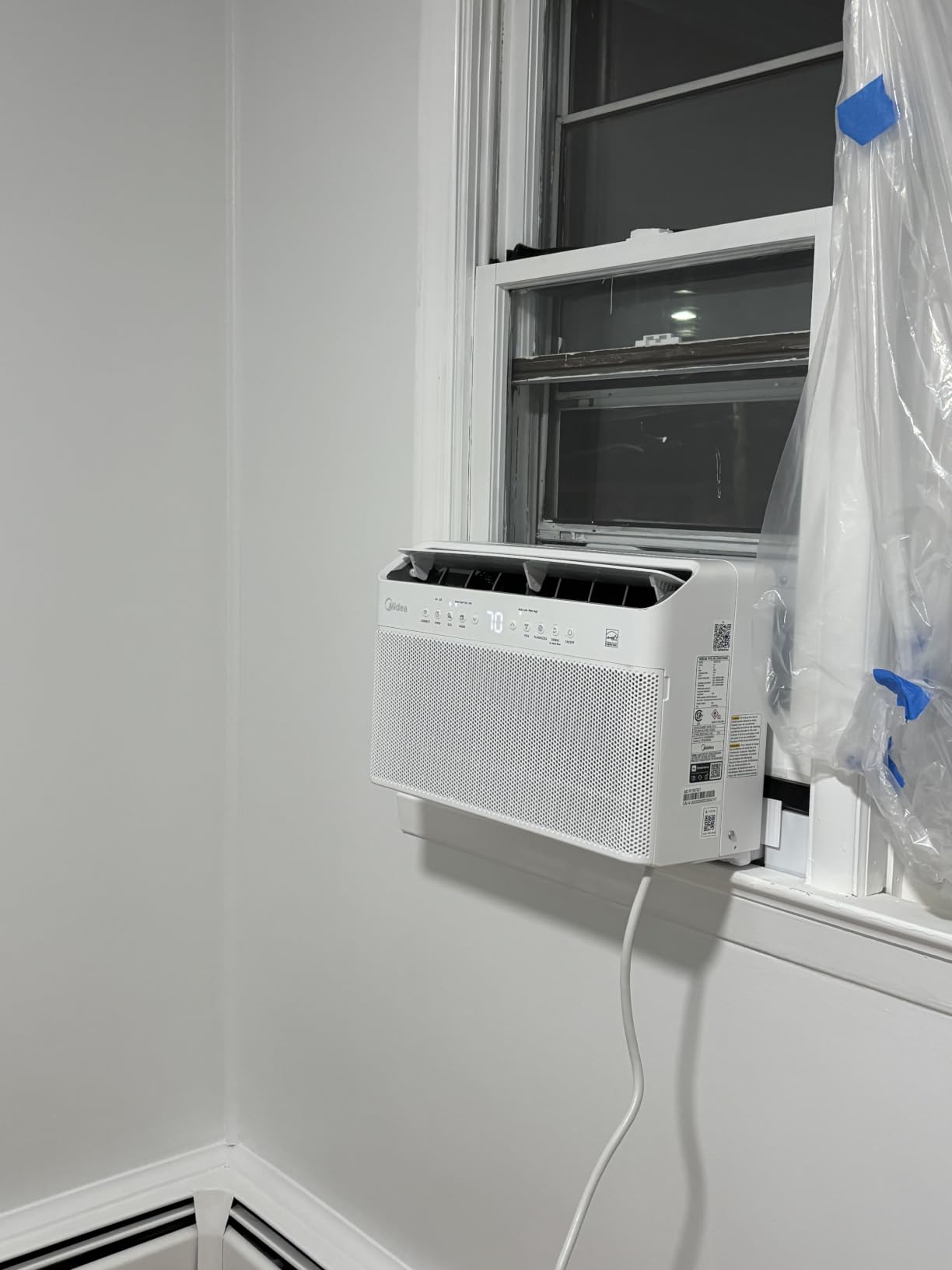Midea 12,000 BTU U Shaped Window Air Conditioner, Cools up to 550 Sq Ft customer photo 1