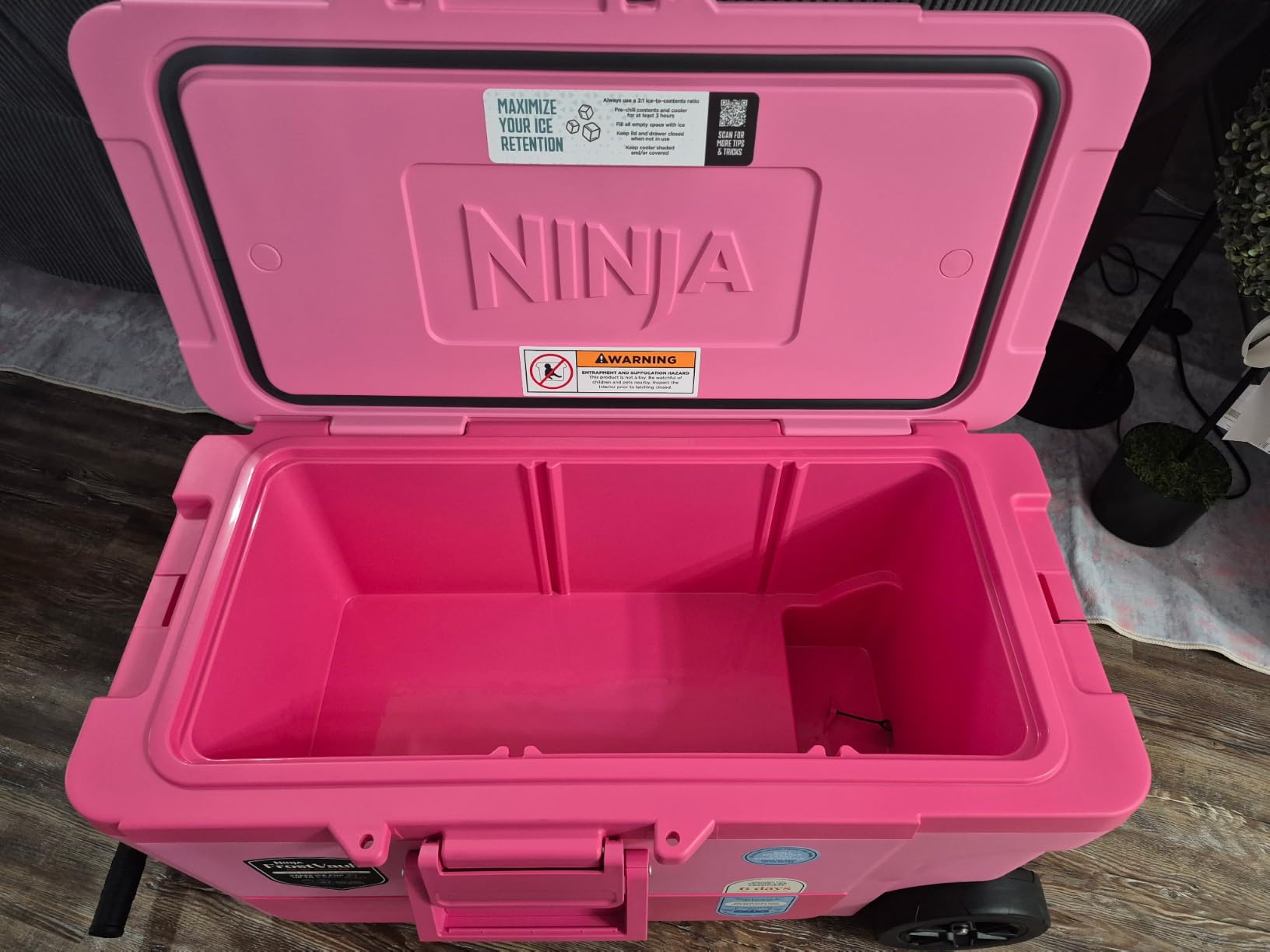 Ninja FrostVault | 65qt Wheeled Cooler with Cold Dry Zone | Integrated Fridge-Temp Dry Storage Drawer | Premium Heavy-Duty Insulated Cooler | Keeps Ice for Days | Cloud White | FB265WH customer photo 1