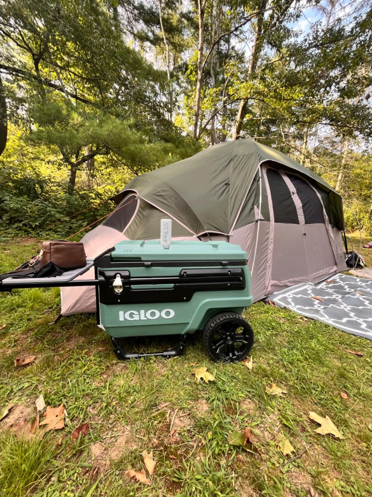 Igloo Trailmate Journey 70Qt Wheeled Cooler | Insulated Hard Shell Ice Chest customer photo 2