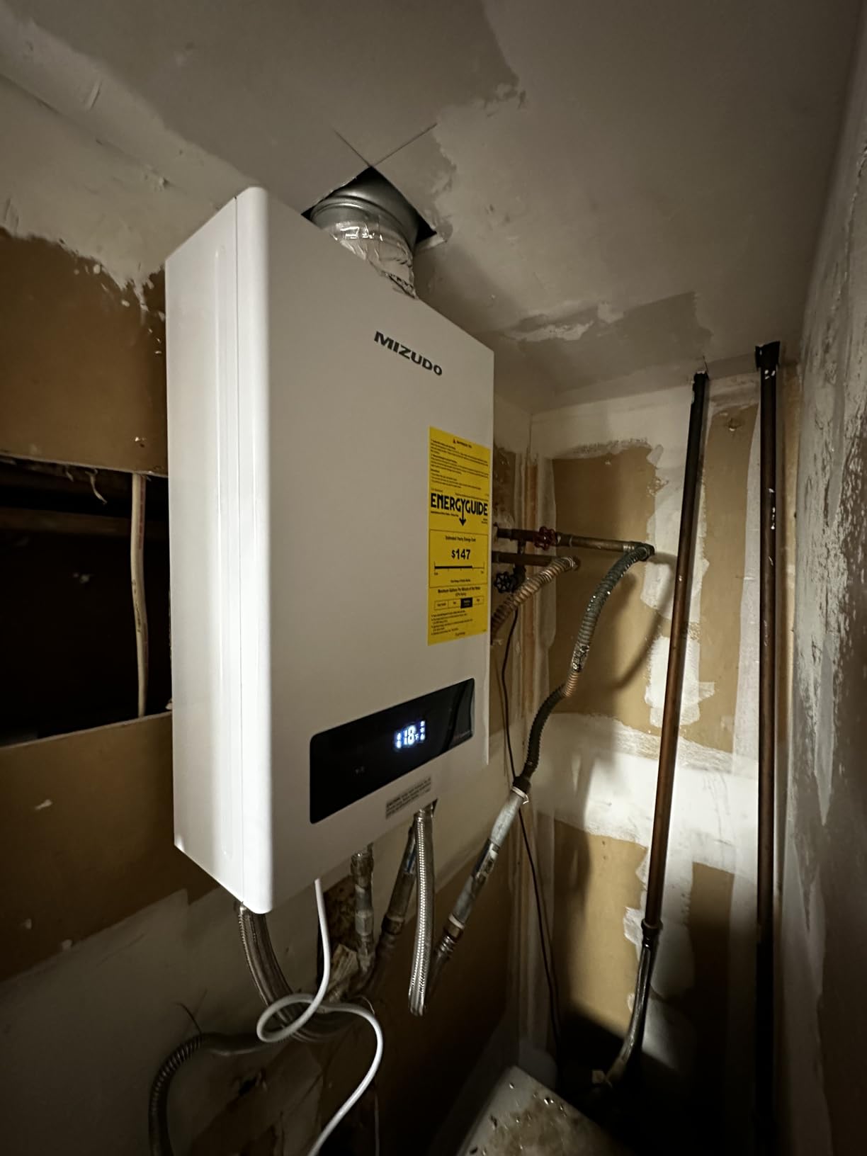 MIZUDO 199,000 BTU Natural Gas Tankless Water Heater, Max 10.3 GPM, Indoor | WiFi & APP Control Non-Condensing 5-7 outlets points ±1°F Temperature Stability for Large Families Residential Whole House customer photo 2