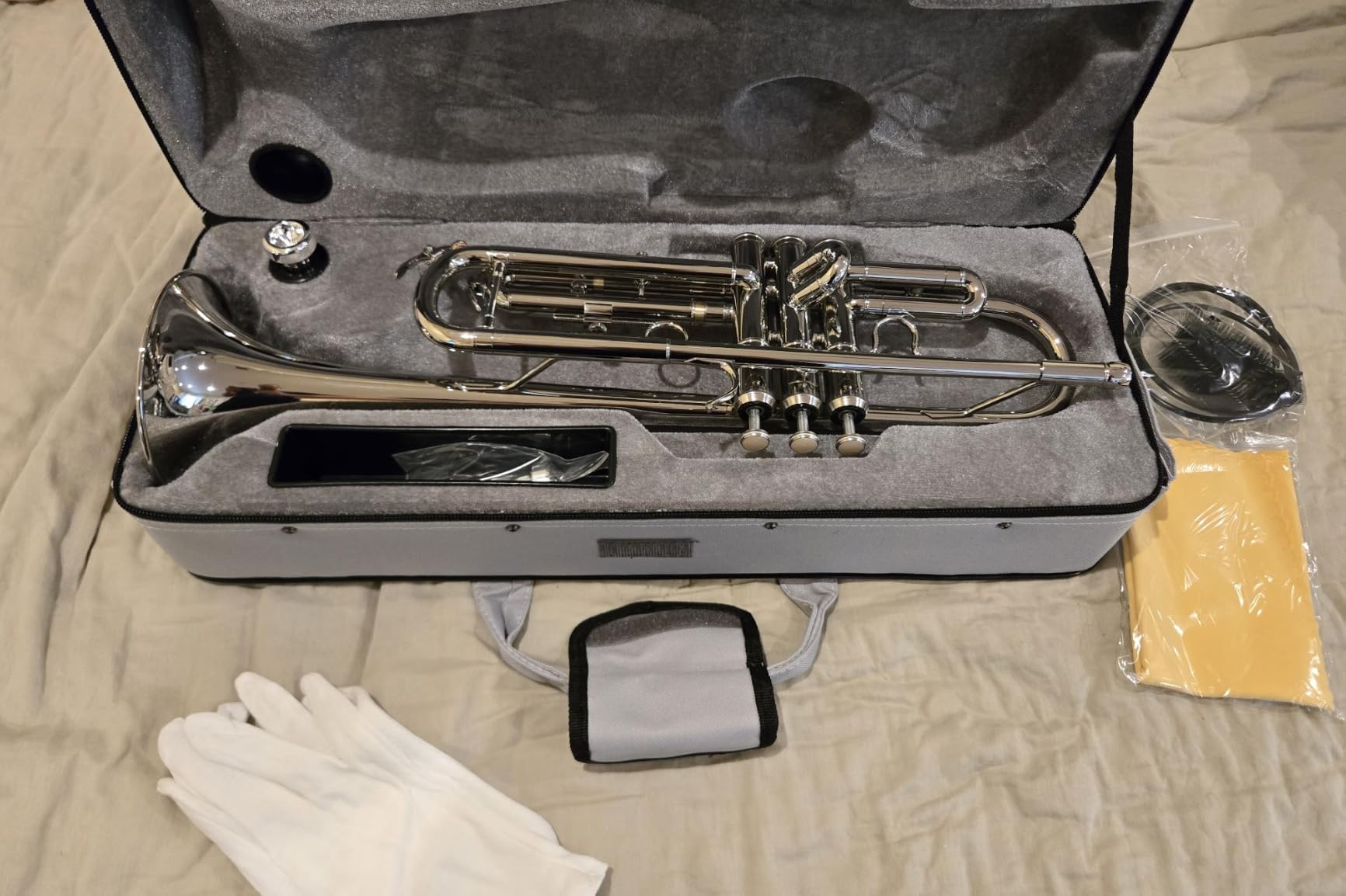 STRICH Bb Standard Trumpet Set for Beginners Student | Brass Trumpet Instrument with Hard Case, Cleaning Kit, 7C & 3C Mouthpieces, Gloves STR-130S, Silver customer photo 2