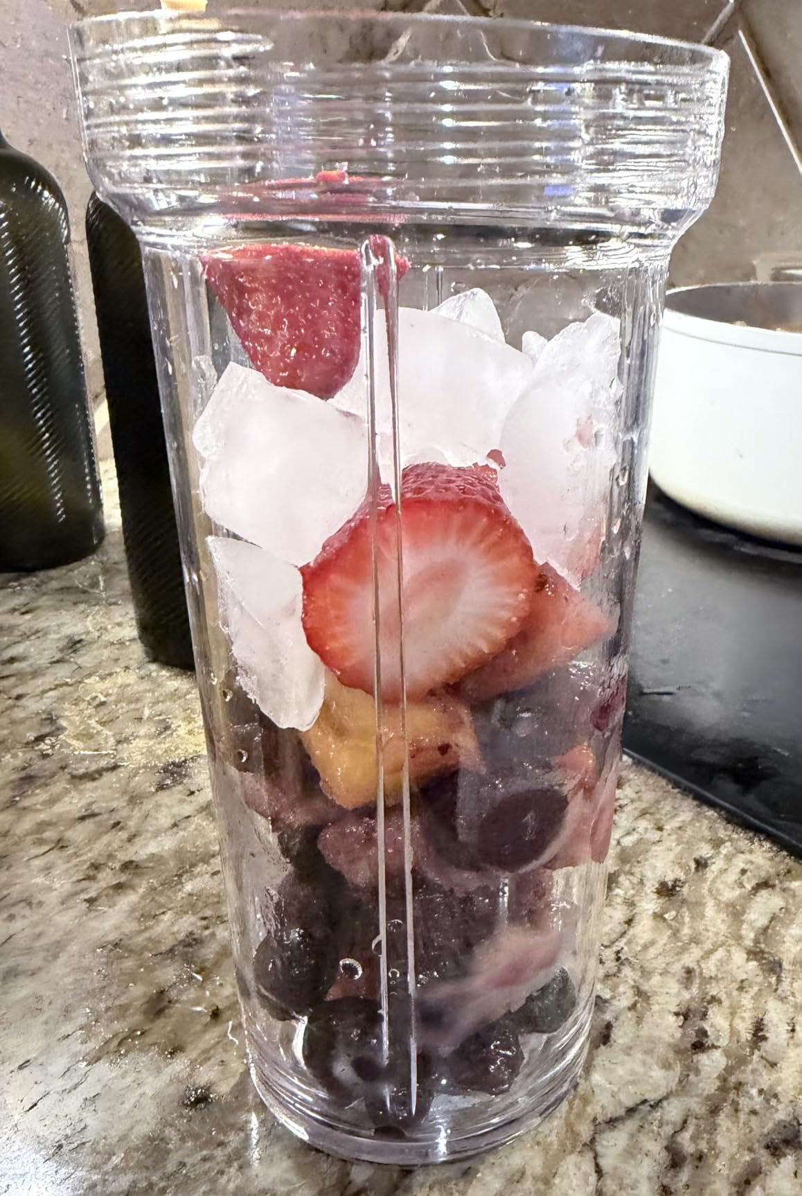 KitchenAid Pure Power Blender with 2 Blending Jars, 1700 Watt Peak Power | 68 oz Blending Jar, Includes 2 16-oz Personal Blending Jars, Precision Speed Control Knob, Smoothie cycle, Model KSB2078DG customer photo 2