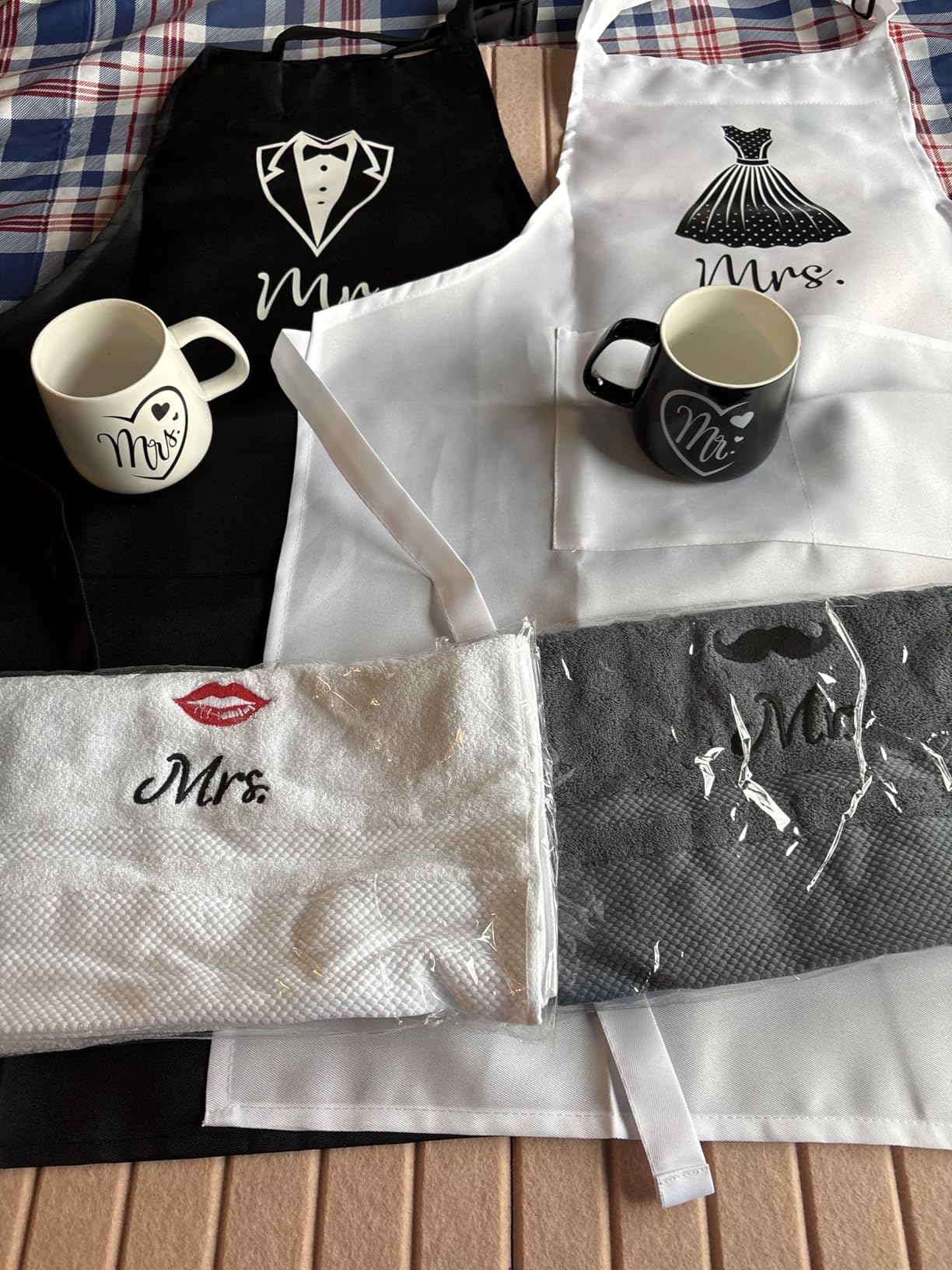 TUZELIYA Wedding Gifts for Couples, Bridal Shower Gift for Bride To Be, Engagement Gifts for Newlyweds, His and Hers Mr and Mrs Anniversary Set with Aprons, Coffee Mugs and 100% Cotton Towels customer photo 1