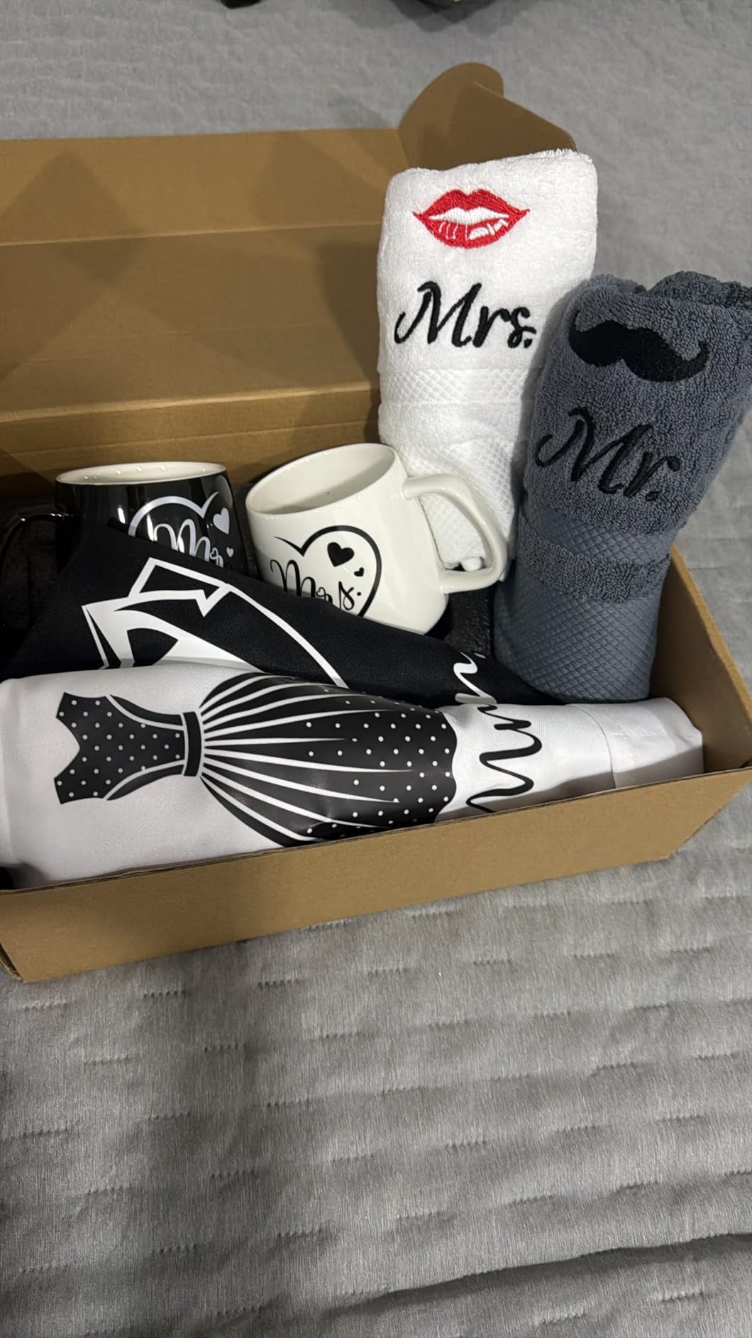 TUZELIYA Wedding Gifts for Couples, Bridal Shower Gift for Bride To Be, Engagement Gifts for Newlyweds, His and Hers Mr and Mrs Anniversary Set with Aprons, Coffee Mugs and 100% Cotton Towels customer photo 2