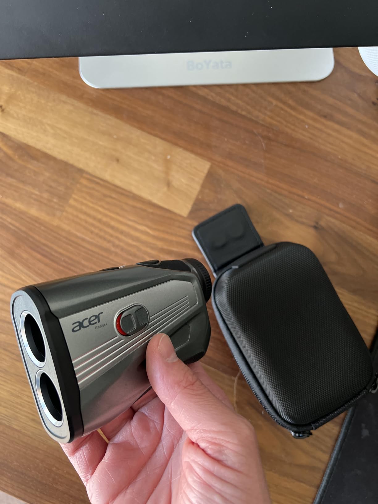Acer Pro Golf Rangefinder with Slope Switch, Pin Lock Vibration, 1200 Yards, Laser Range Finder Golf, 7X Magnification, Rechargeable Battery with Magnetic Stripe, IP54 Waterproof customer photo 1