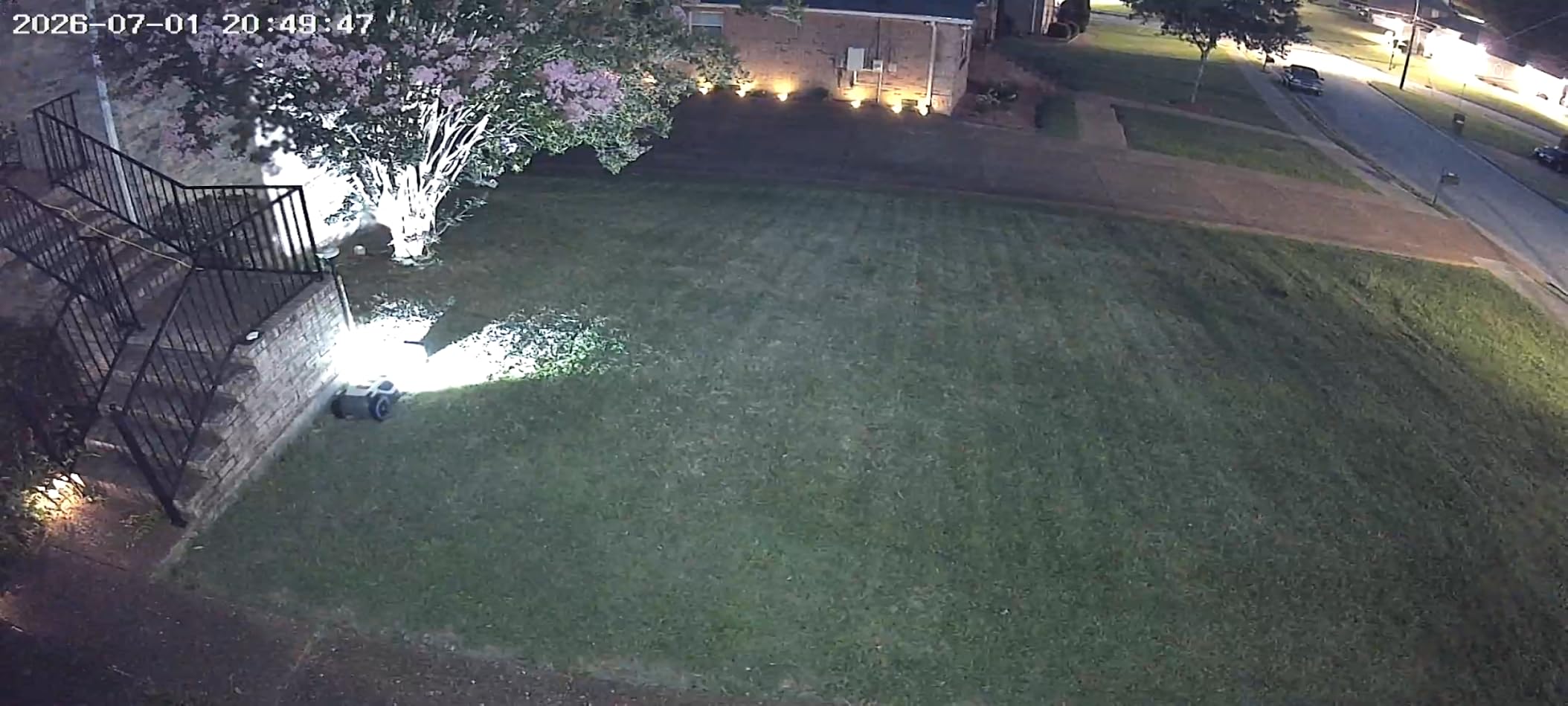 ANTHBOT M5 Robot Lawn Mower 1/8 Acre, Dual Vision+Full-Band RTK Robotic Lawnmower, No Perimeter Wire, App Control Obstacle Avoidance, 45% Slope, Multi-Zone Mapping customer photo 2