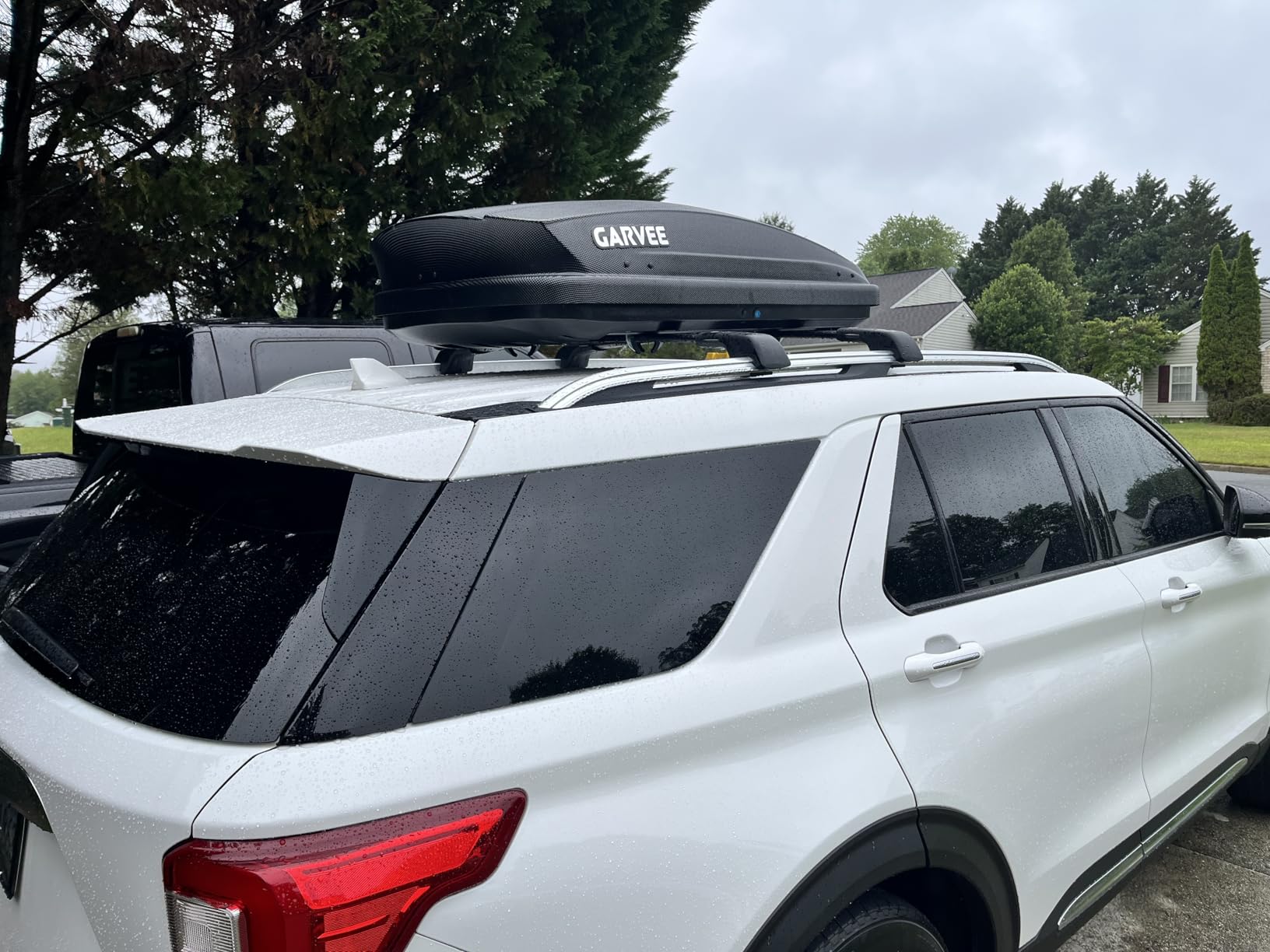 GarveeTech Rooftop Cargo Box Carrier, Dual-Side Opening Roof Mount Travel Luggage Storage customer photo 2