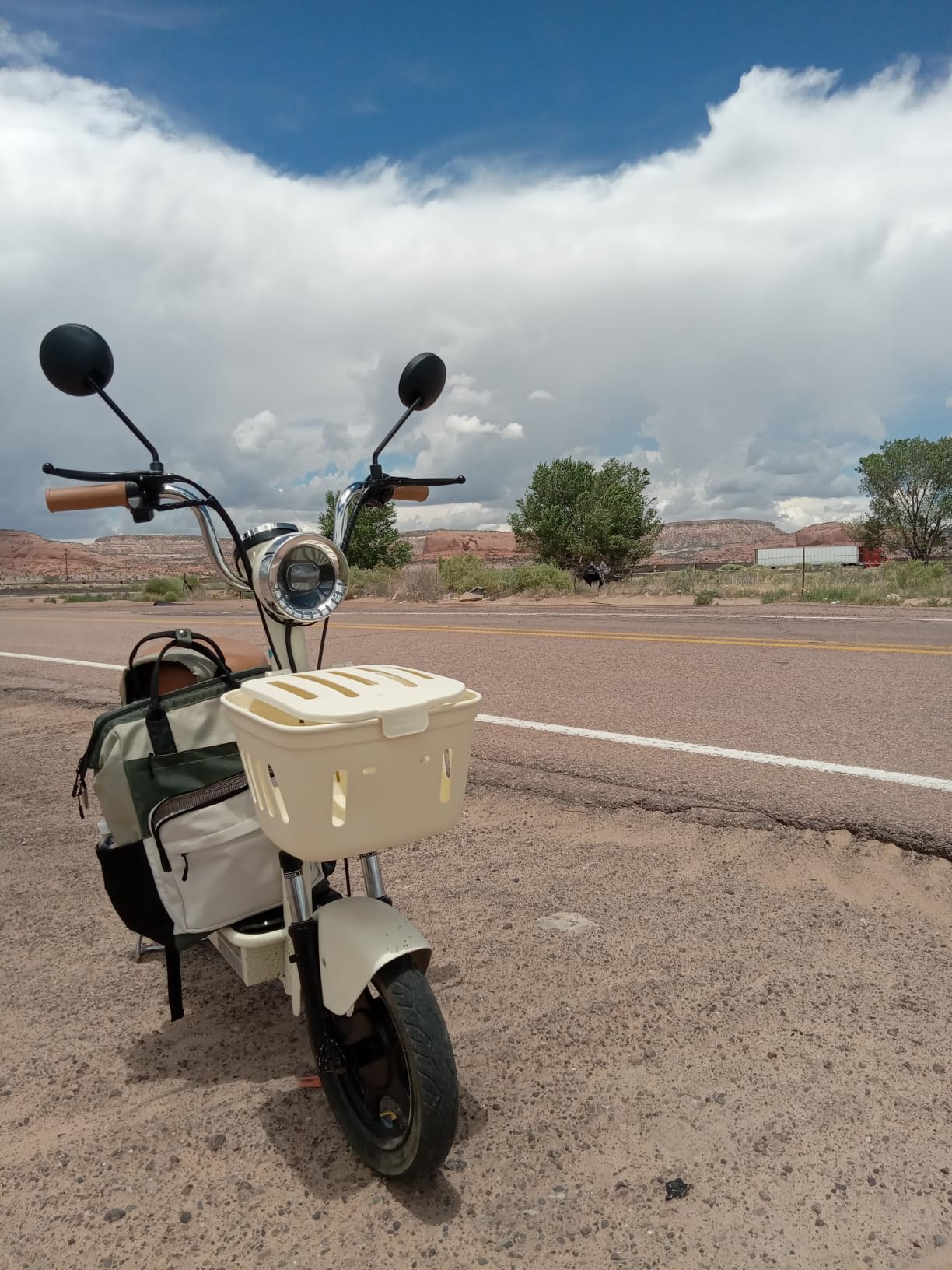 Electric Scooter with Seat, 1200W Powerful Motor, 62 Miles Long Range, 28MPH Top Speed, 14