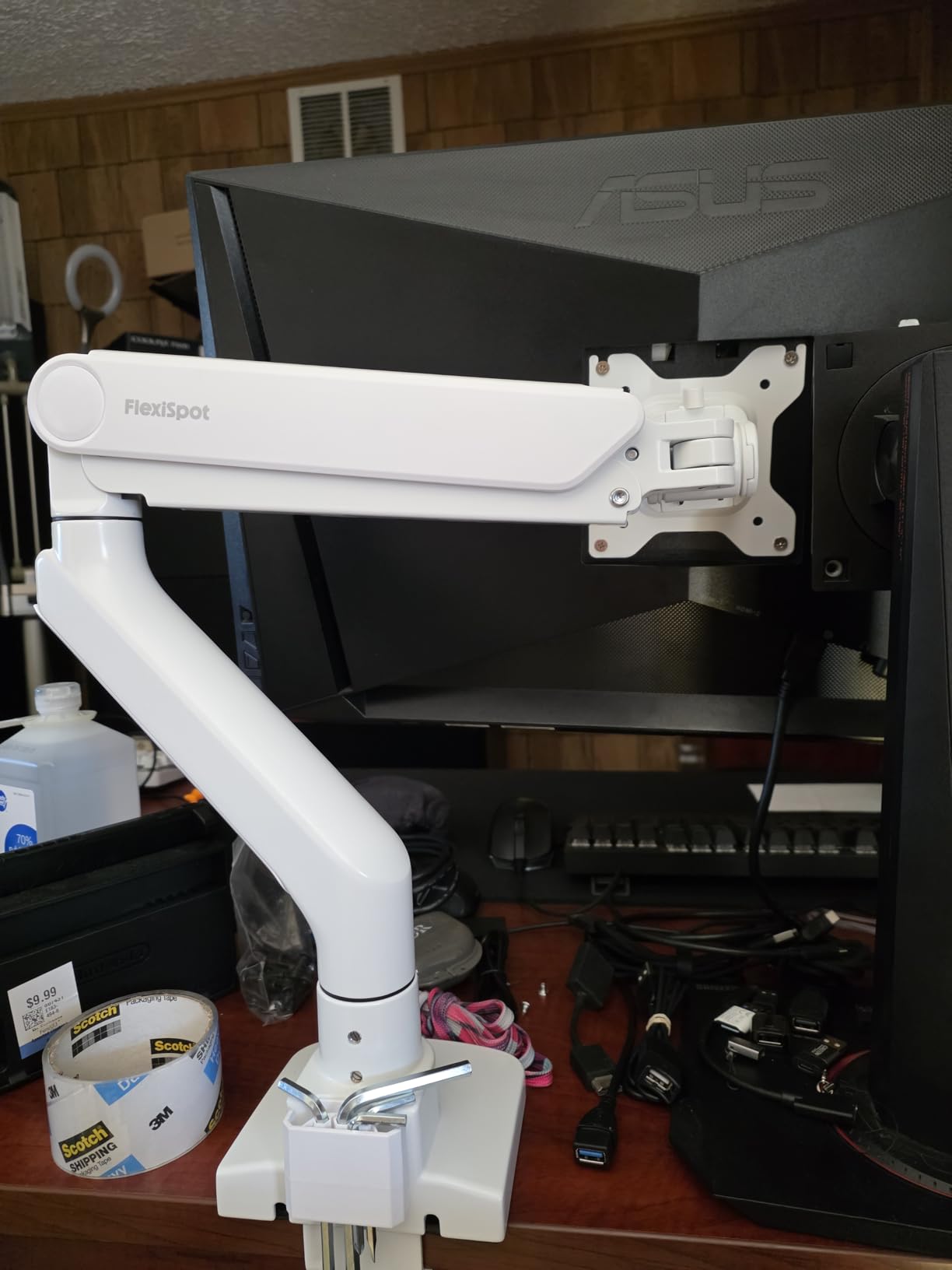 FlexiSpot Ultrawide Monitor Arm, Monitor Stand for 17 to 49 inch Screens Holds up to 44 Lbs, Adjustable Gas Spring Arm with C Clamp & Grommet Base for Gaming Office, 75/100 VESA Mount, Black customer photo 1