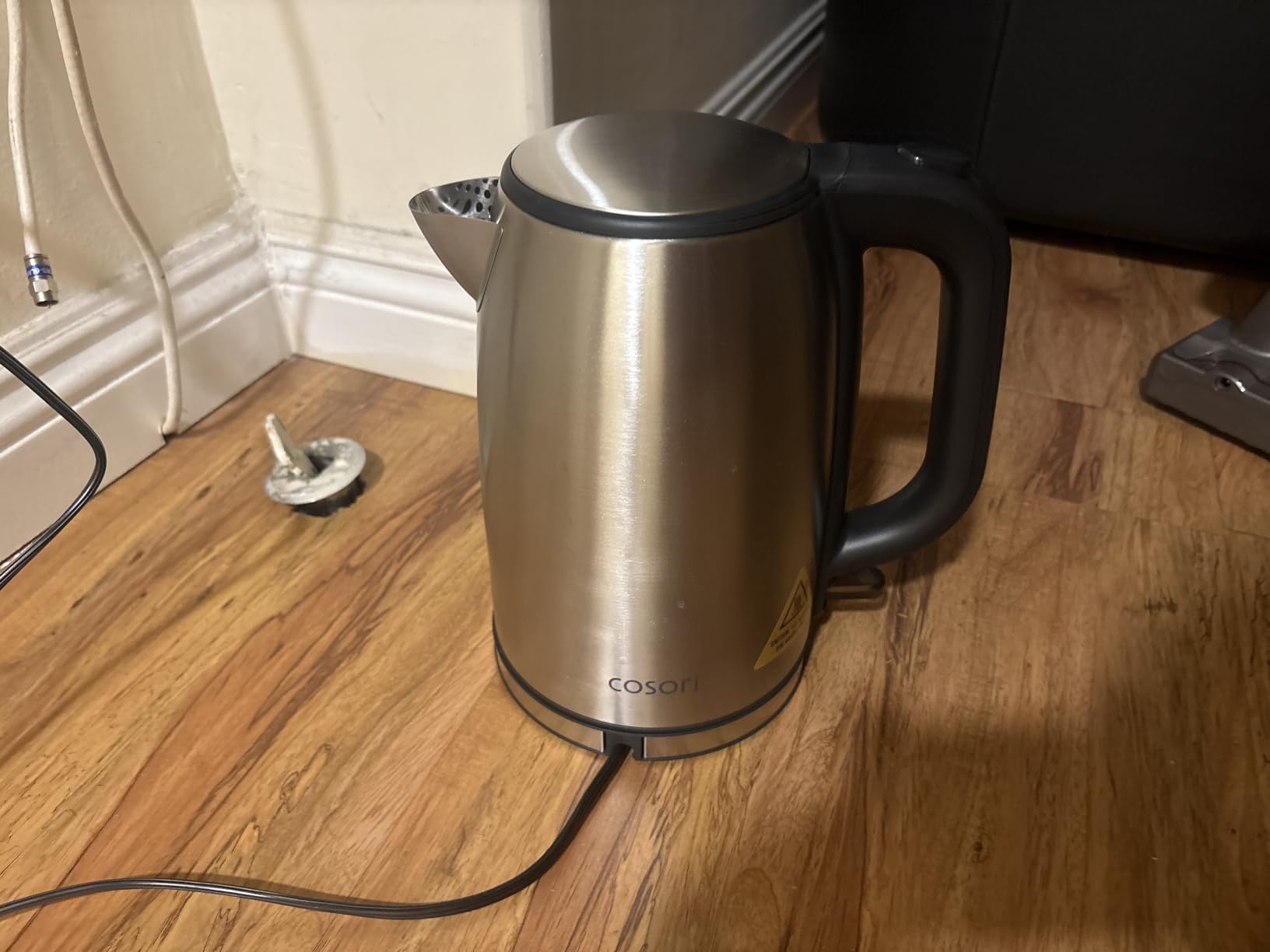Cosori Stainless Steel Electric Kettle, No Plastic Contact with Water, 1.7L | Easy to Clean, Auto Shut-Off, Boil-Dry Protection, Tea Kettle, Hot Water Boiler, 1500W customer photo 1