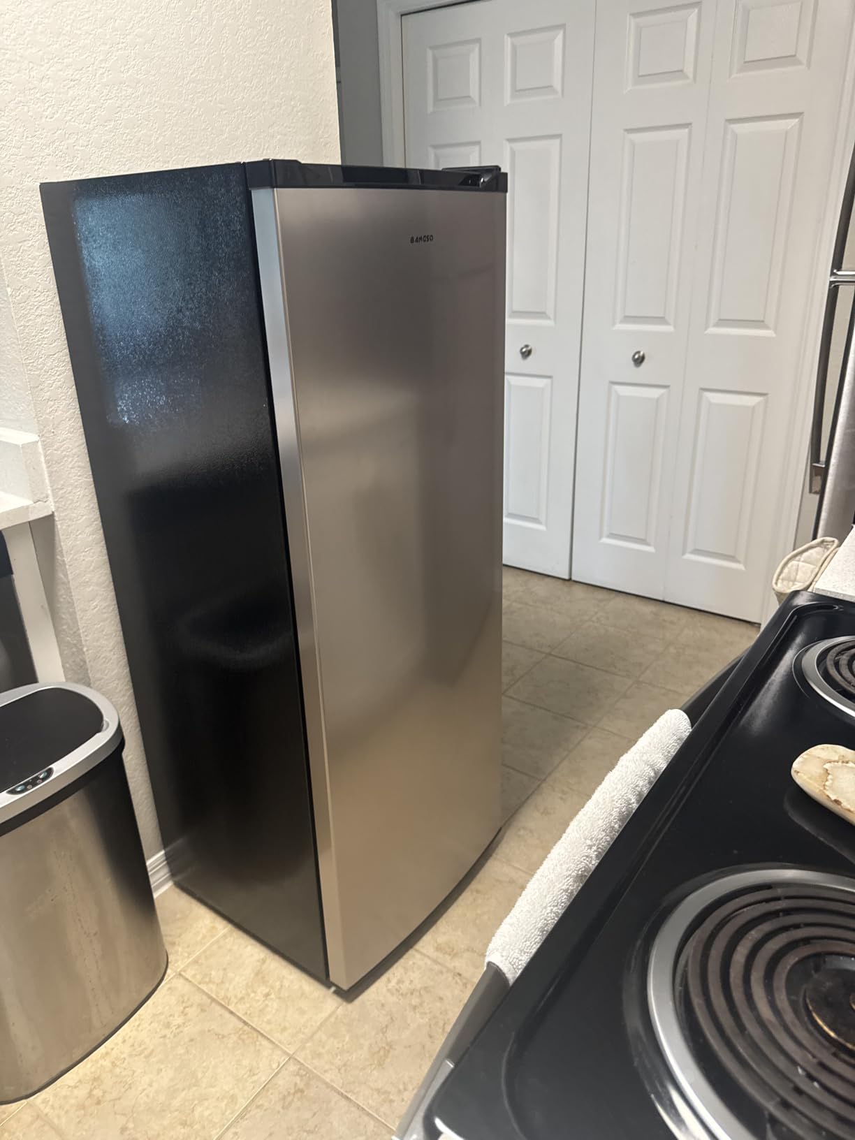 6.5 Cu.ft Upright Freezer for Apartment, White | Stand Up Freezer with Adjustable Thermostat, Large Capacity with 6 Freezer Storage Zones customer photo 1