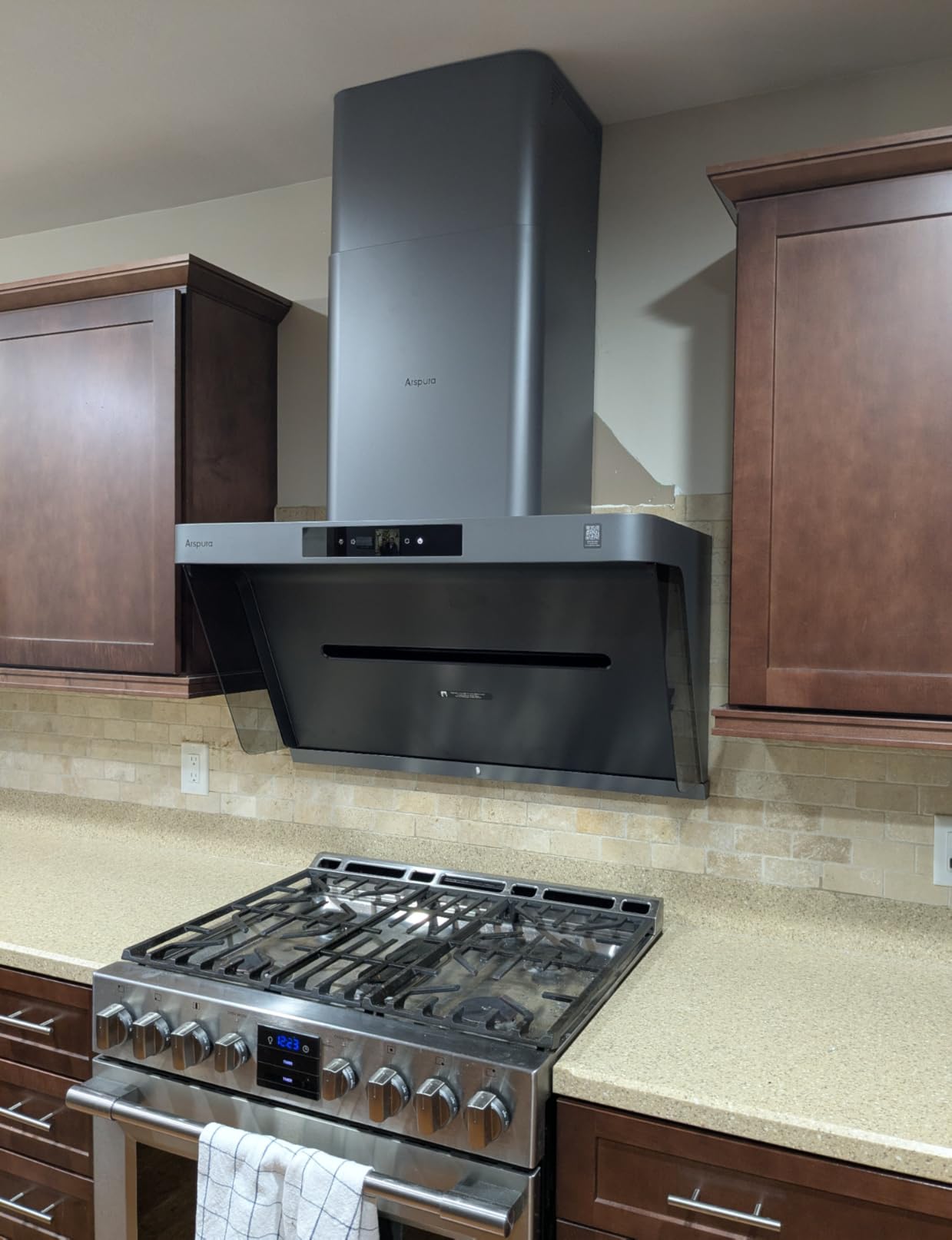 P1 Range Hood 36 inch Wall Mount Large Kitchen Vent Hood with IQV | IQV Total Capture Technology, 13 m/s Airflow, Filter-Free, Ultra Quiet BLDC Motor, Gesture Control, Soft LED Light customer photo 2