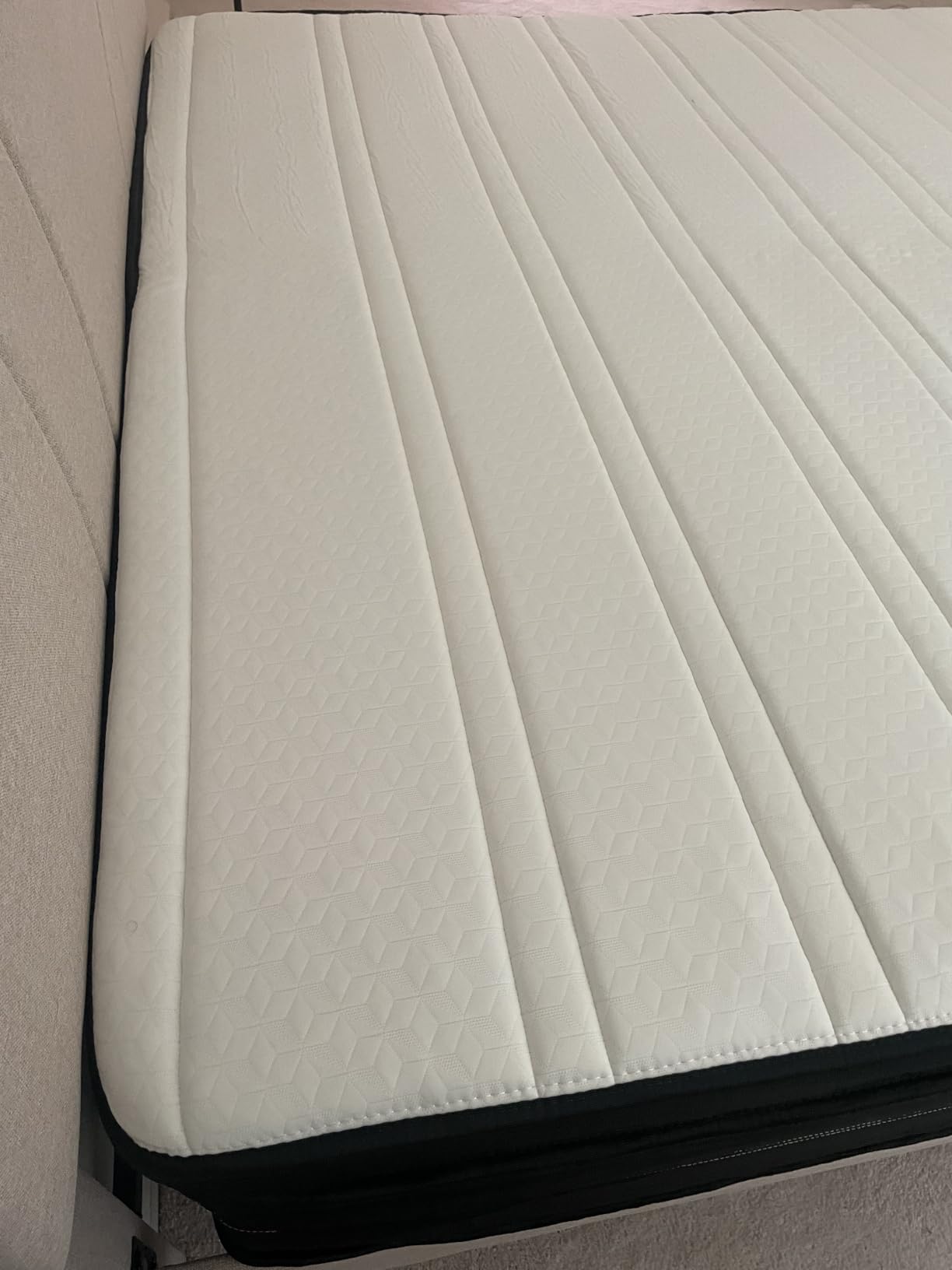Novilla King Mattress 14 Inch, Cooling Hybrid Mattress with Upgraded Coils | Gel Memory Foam, Enhanced Support, Motion Isolation, Pressure Relief, CertiPUR-US Certified Mattress in a Box customer photo 2