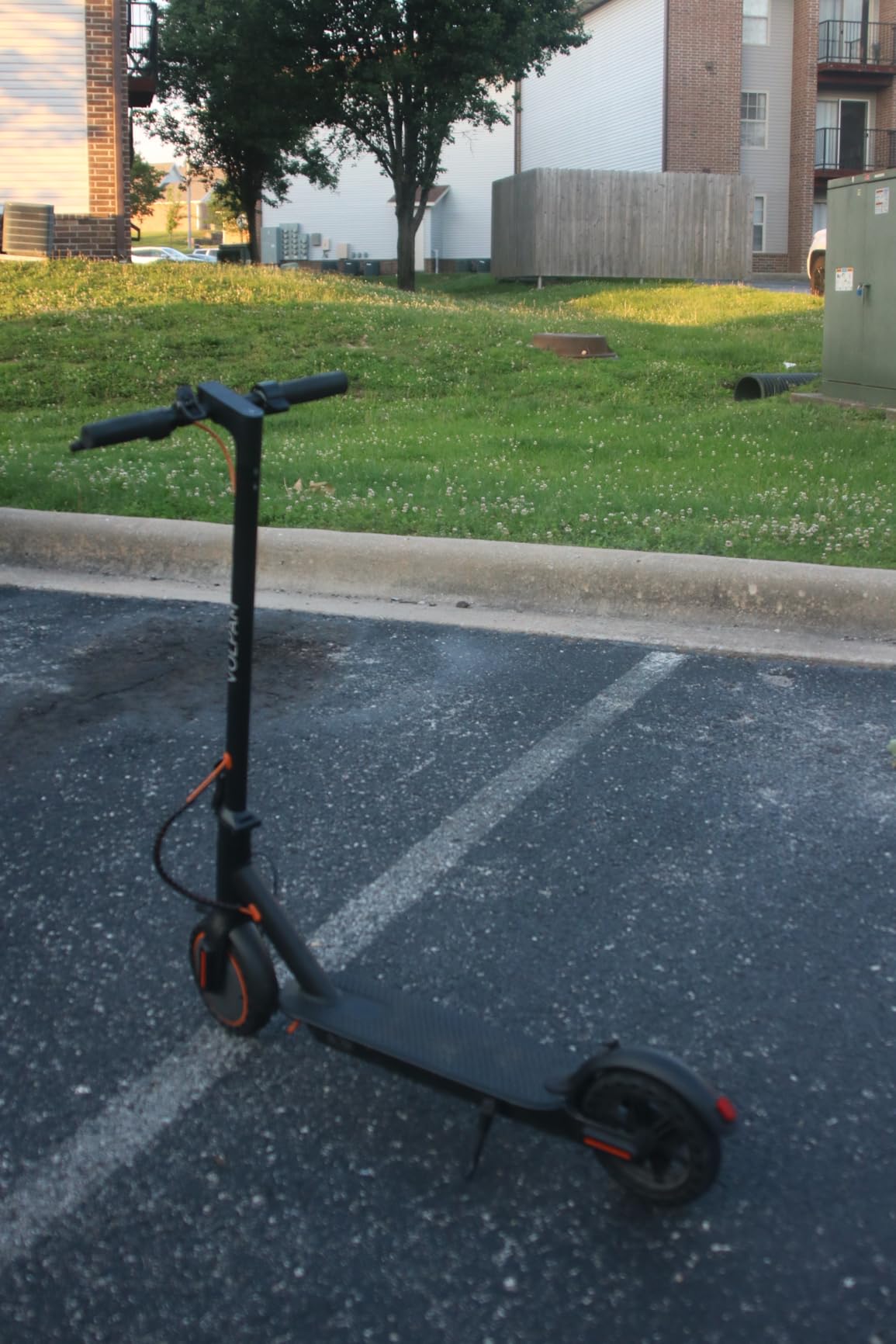 VOLPAM Electric Scooter, 350W/500W Powerful Motor & 19 MPH Top Speed, 16/21 Miles Long Range, Folding E Scooter Choice customer photo 1
