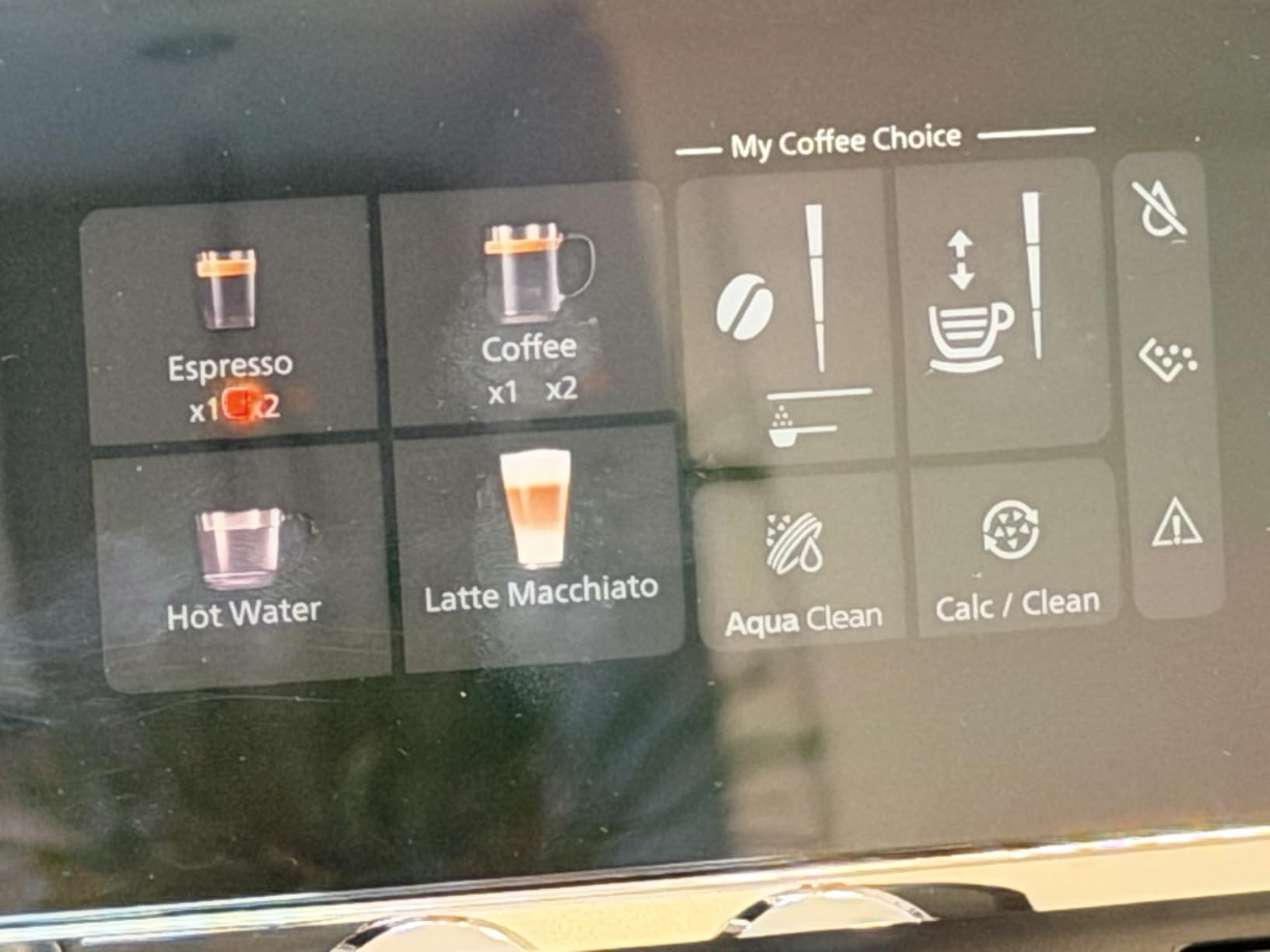 PHILIPS 2300 Series Fully Automatic Espresso Machine, LatteGo Milk System | 3 Coffee Pre-Sets, ceramic grinder, customizable coffee strength & cup size, hot water, 15-bar pressure (EP2330/14) customer photo 2
