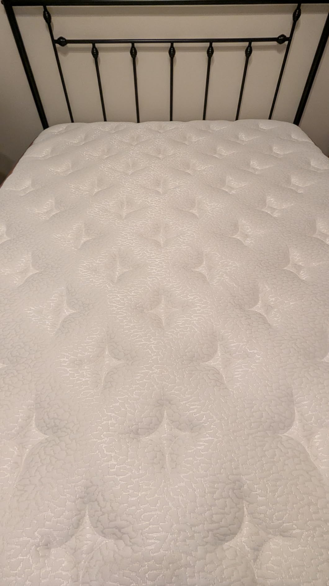 BedStory Hybrid Mattress Queen 13 Inch - Zero Motion Transfer with Precision Pocket Springs - Firm Orthopedic Lumbar Hip Support - CertiPUR-US & Oeko-TEX Dual Certified, 365 Nights Trial customer photo 1