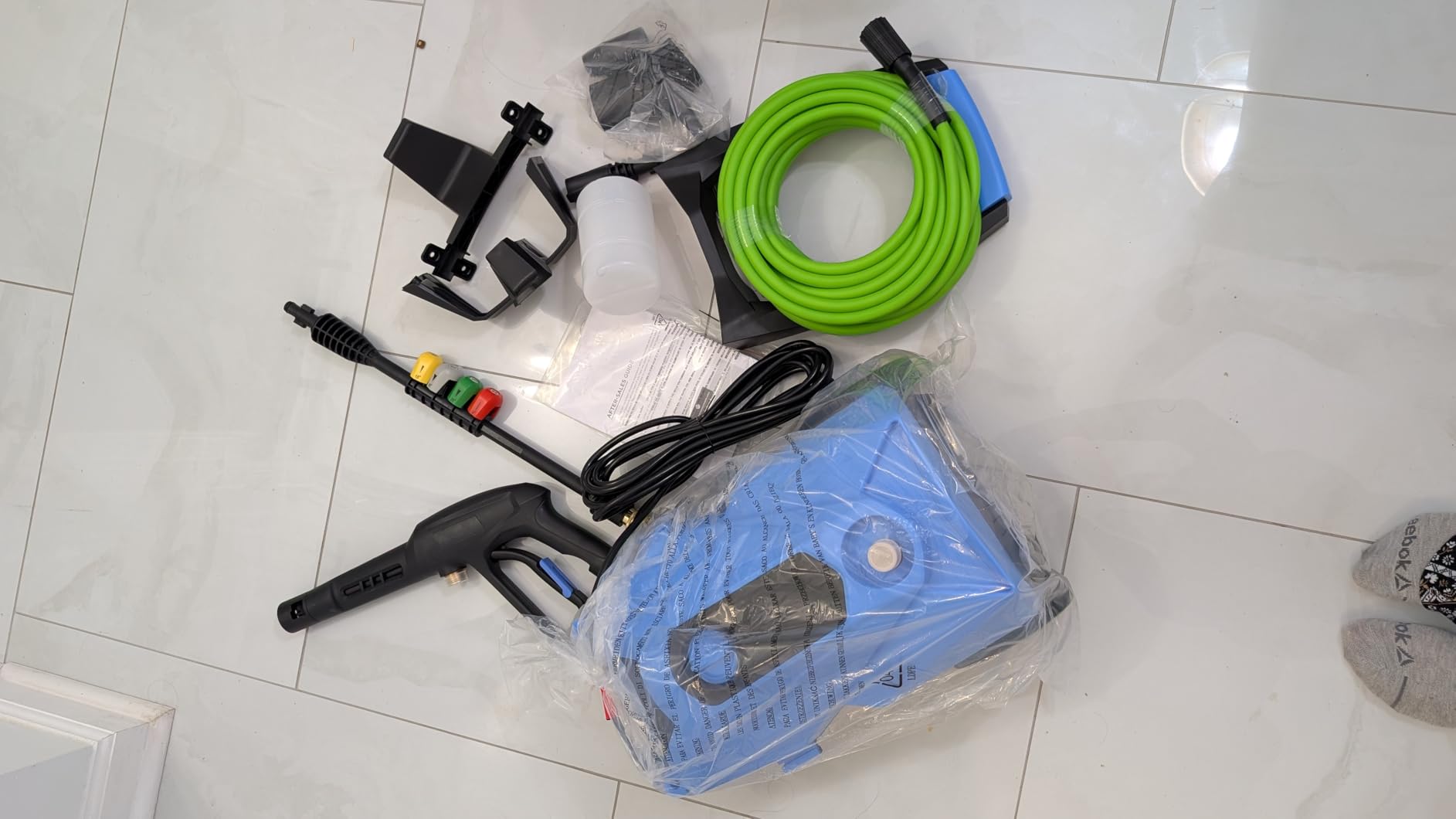 4200 PSI Gas Pressure Washer, 4.0 Max GPM 212CC 7HP Commercial Gas Power Washer, Spray Gun and Wand, 5 Nozzle Set, for Cars/Fences/Driveways/Homes/Patios/Furniture customer photo 2
