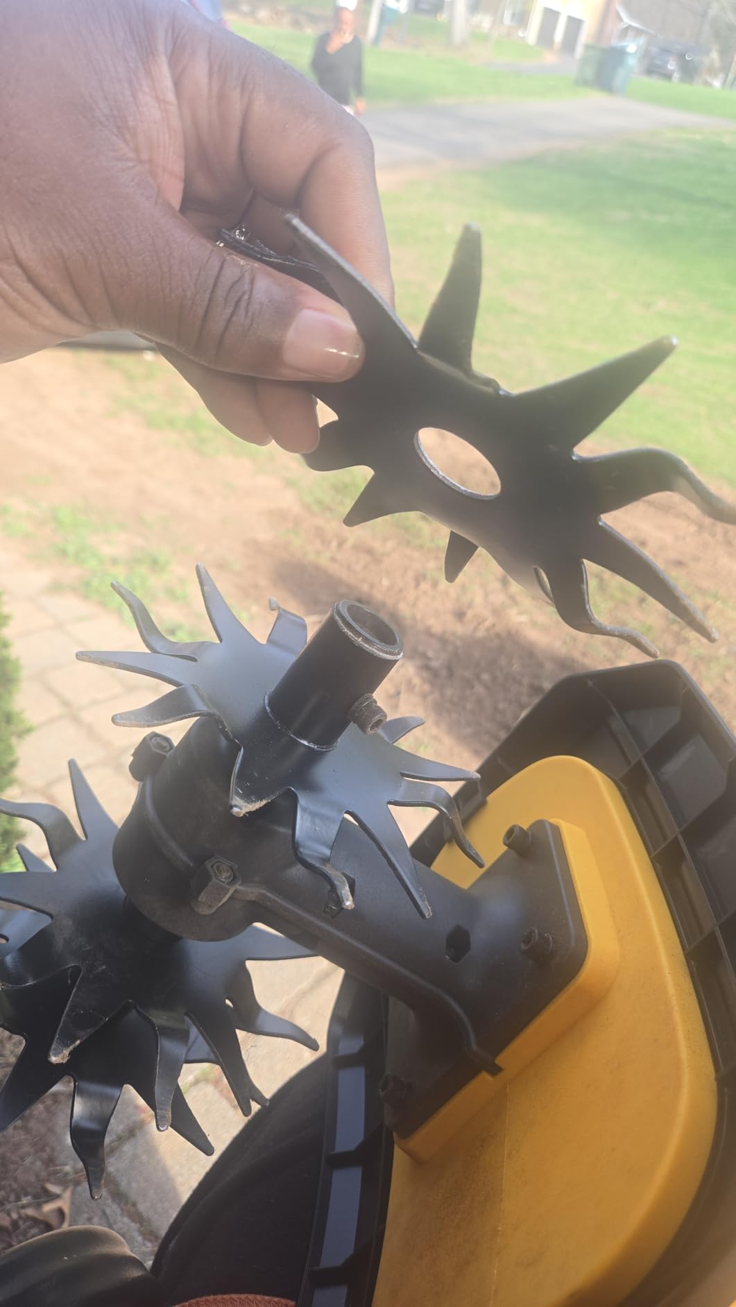 DEGGE 21V Cordless Tiller Cultivator with 2 x 3.0Ah Batteries and Charger, 48 Steel Tines, 9-Inch Tilling Width and 6.7-Inch Depth, Electric Tiller for Gardening, Raised Beds and Small Gardens customer photo 1