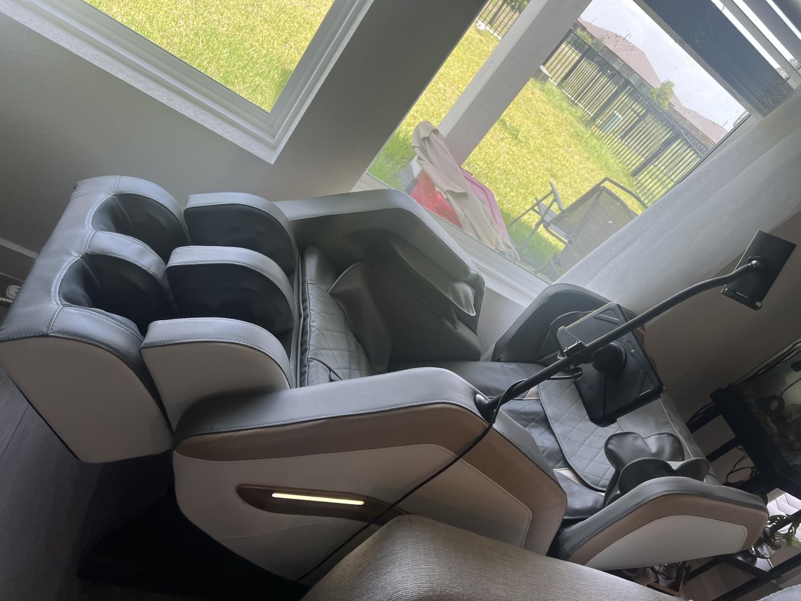 Massage Chair Full Body 14 Fixed Roller Zero Gravity 5 Auto Modes | Zero Gravity Massage Chair with 8 Airbags, Foot Massage, Heating, Phone Controller, Bluetooth Speaker, Nightlights for Home customer photo 2