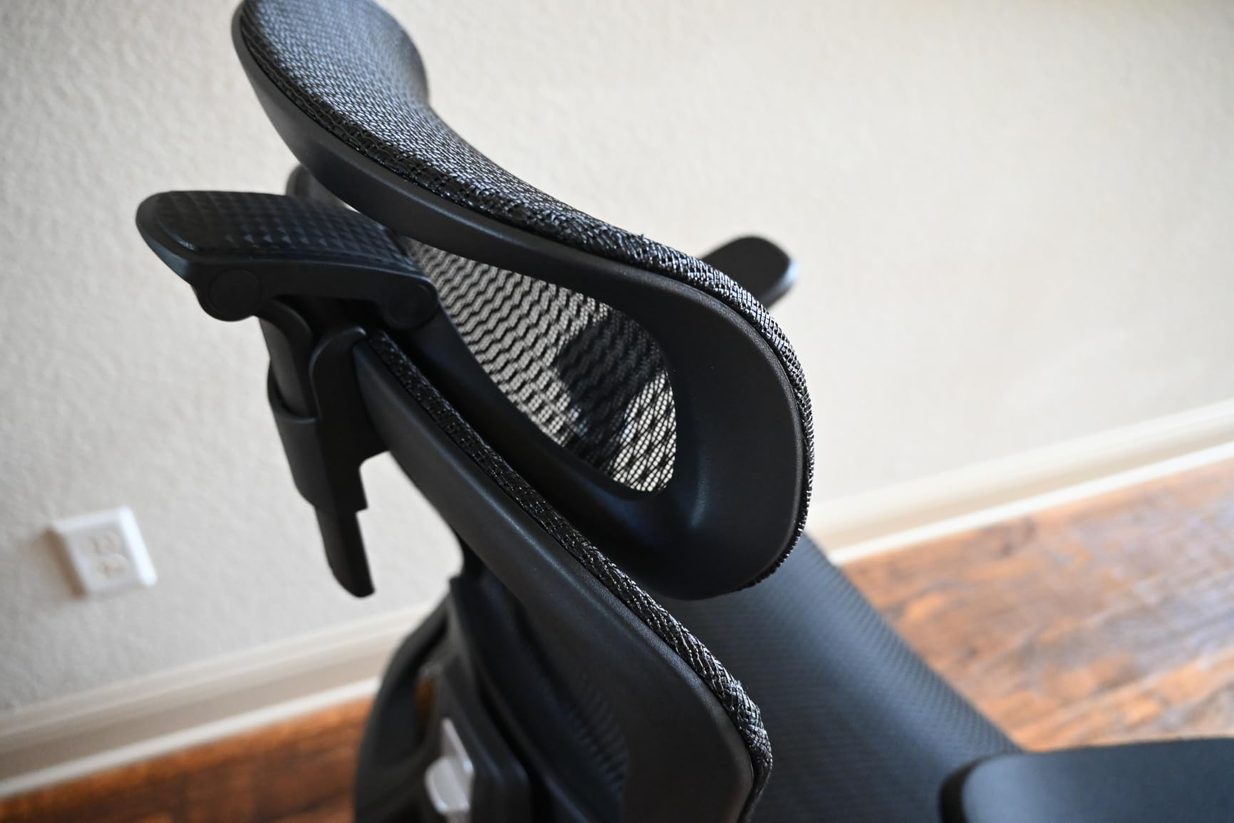 Marsail Big and Tall Mesh Ergonomic Office Chair with 6D Armrests | 6-level lumbar support, sliding seat depth, high-elastic mesh seat, 3D headrest customer photo 1