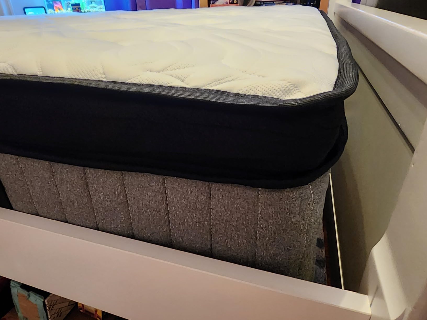BedStory Medium Firm Queen Mattress 14 Inch, Deep Sleep Hybrid Mattresses 7-Zone Pain Relief - Medium Firm Bed in a Box - Fiberglass Free, CertiPUR-US Certified customer photo 1