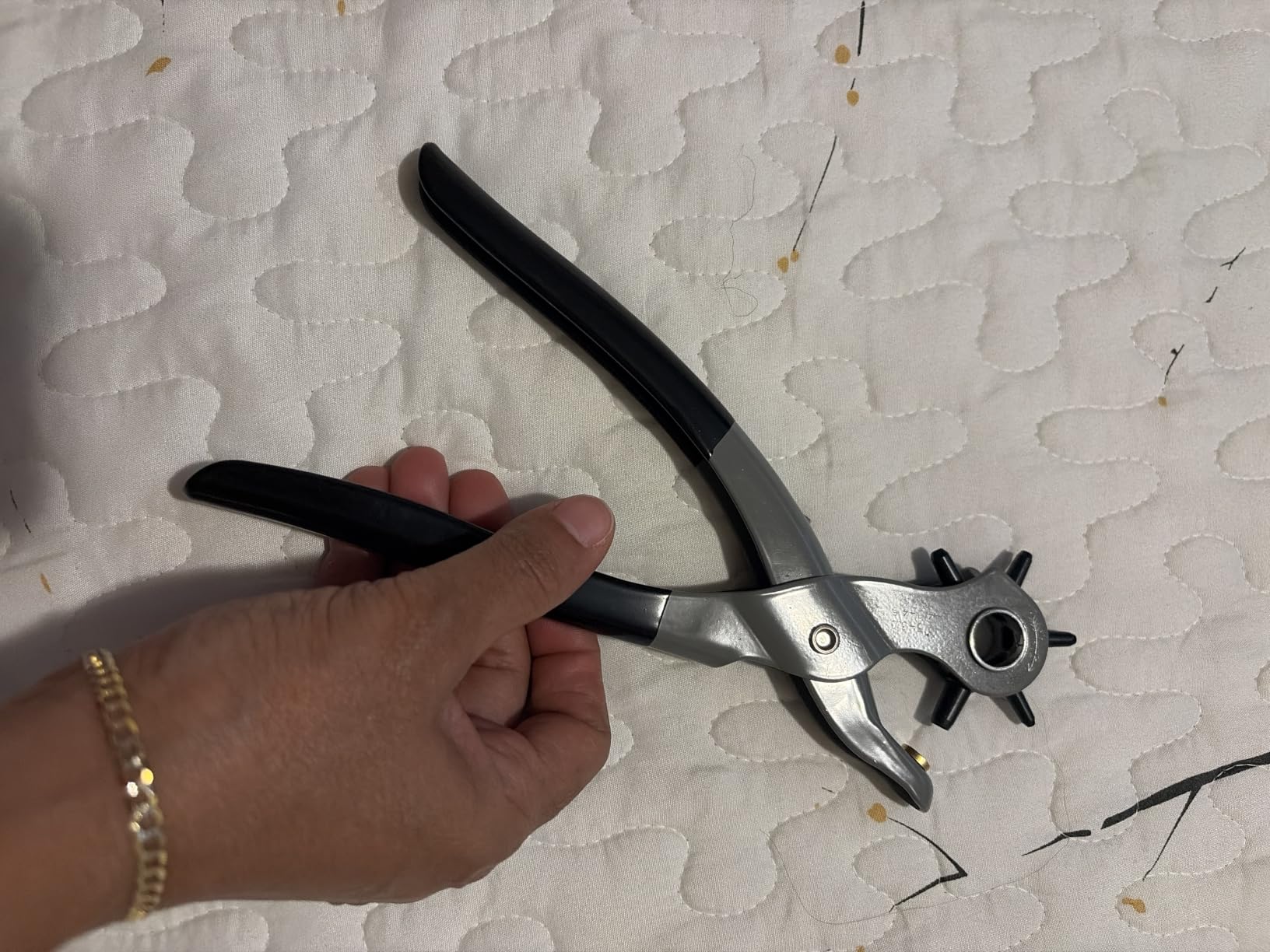 General Tools Leather Hole Punch for Belts, Fabric & Crafts Model 72 customer photo 1