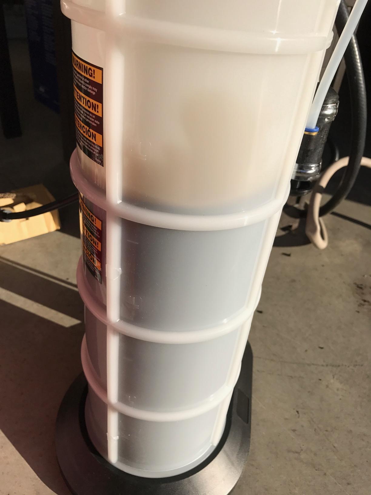Mityvac 7201 2.3 Gallon Fluid Evacuator Extractor and Dispensing Pump, Push Button, Manual Operation, Chemical-Resistant Polyethylene, Automatic Overflow Prevention, Quick-Drain Spout, Large Base customer photo 2