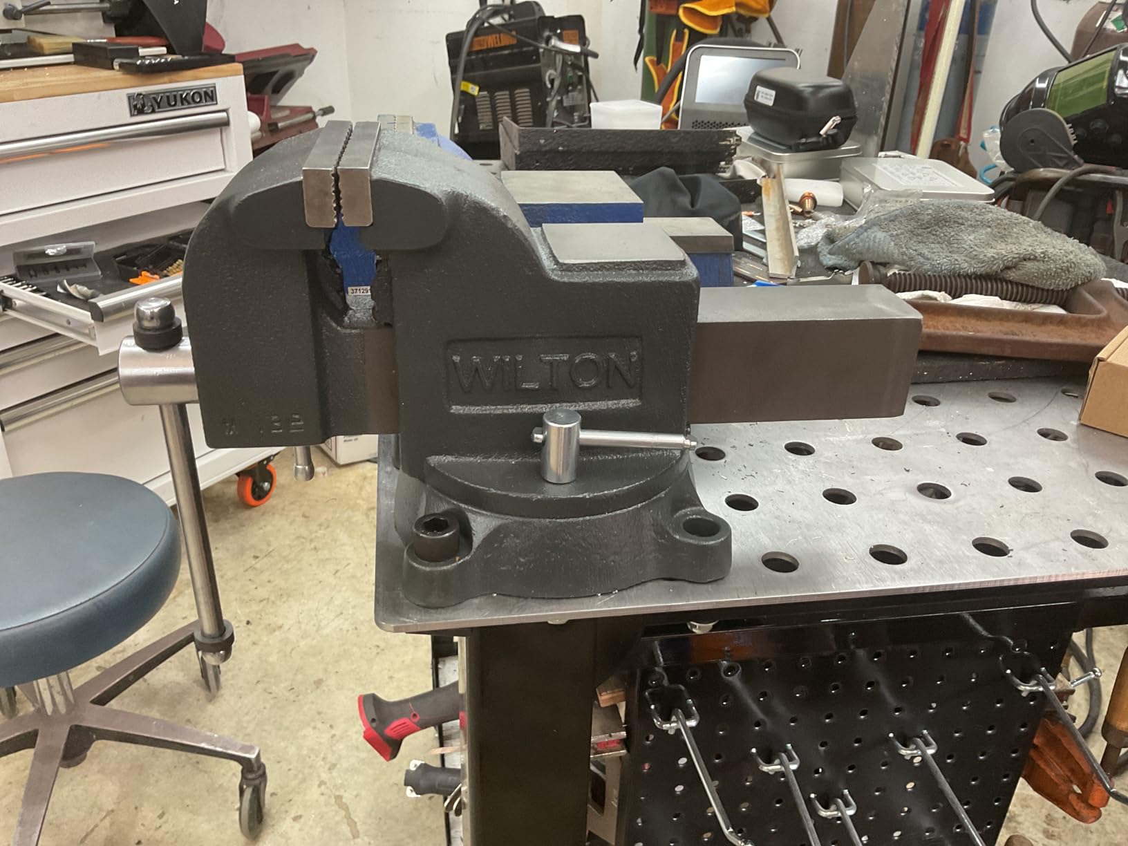 Wilton shop bench vise, 8